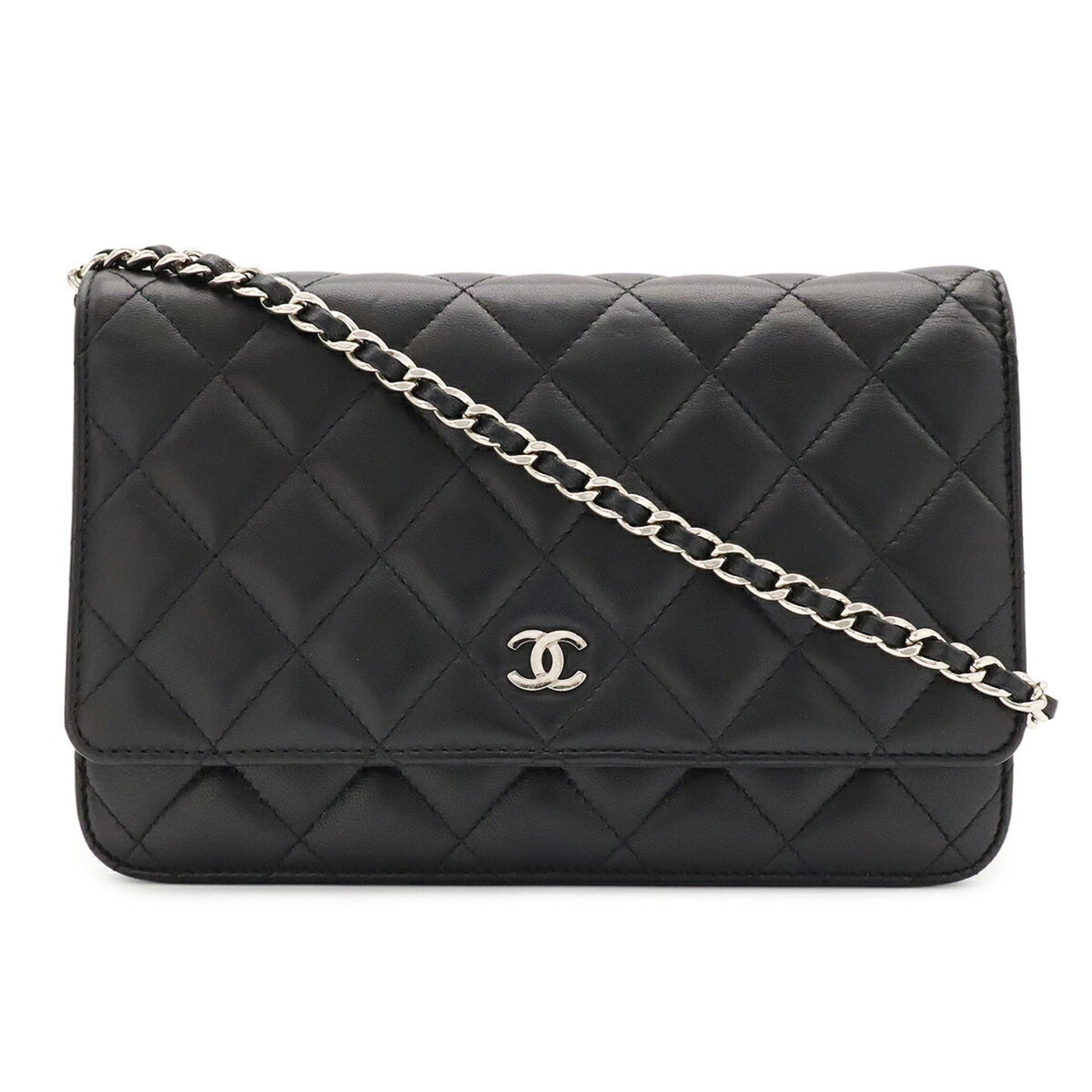Chanel Matelasse Black Leather Pochette Shoulder Bag (Pre-Owned)