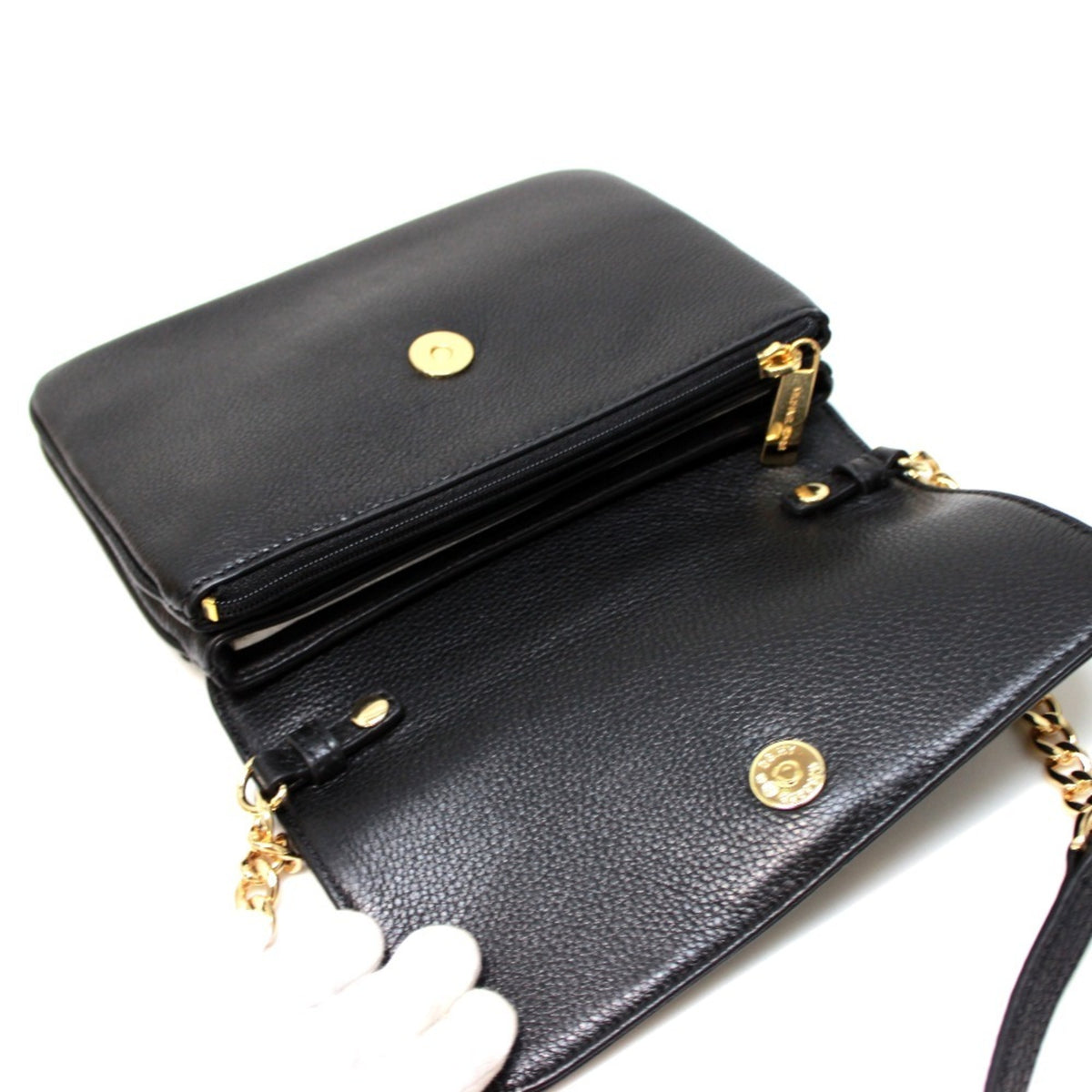Michael Kors Black Leather Pochette Shoulder Bag (Pre-Owned)