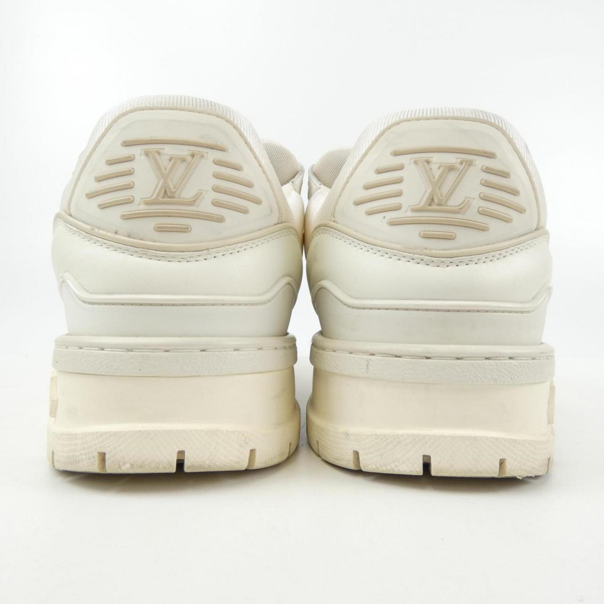 Louis Vuitton Beige Sneakers (Pre-Owned)