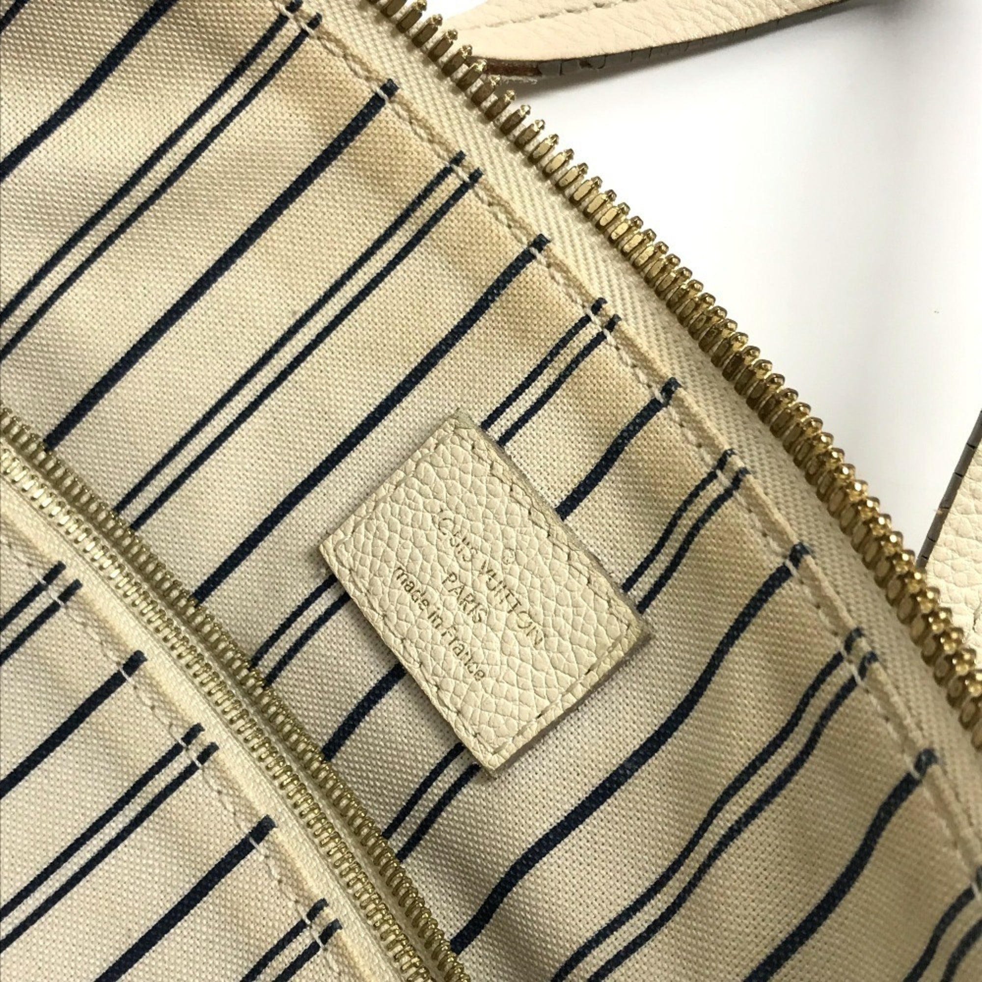 Louis Vuitton Neige White Monogram Empreinte Leather Shoulder Bag Tote Bag (Pre-Owned)