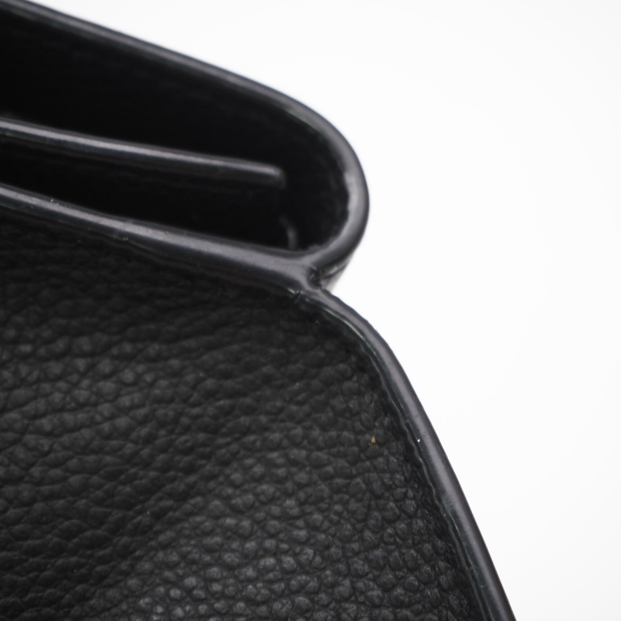 Yves Saint Laurent Black Leather Wallet (Tri-Fold) (Pre-Owned)