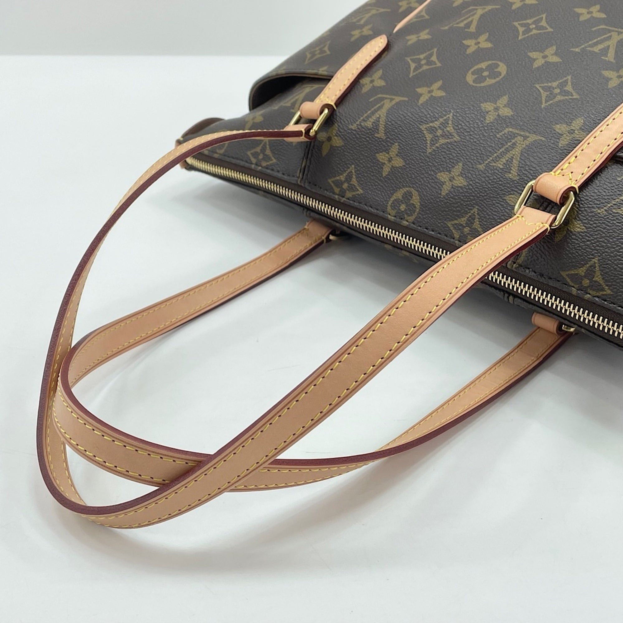 Louis Vuitton Brown Tote Bag (Pre-Owned)