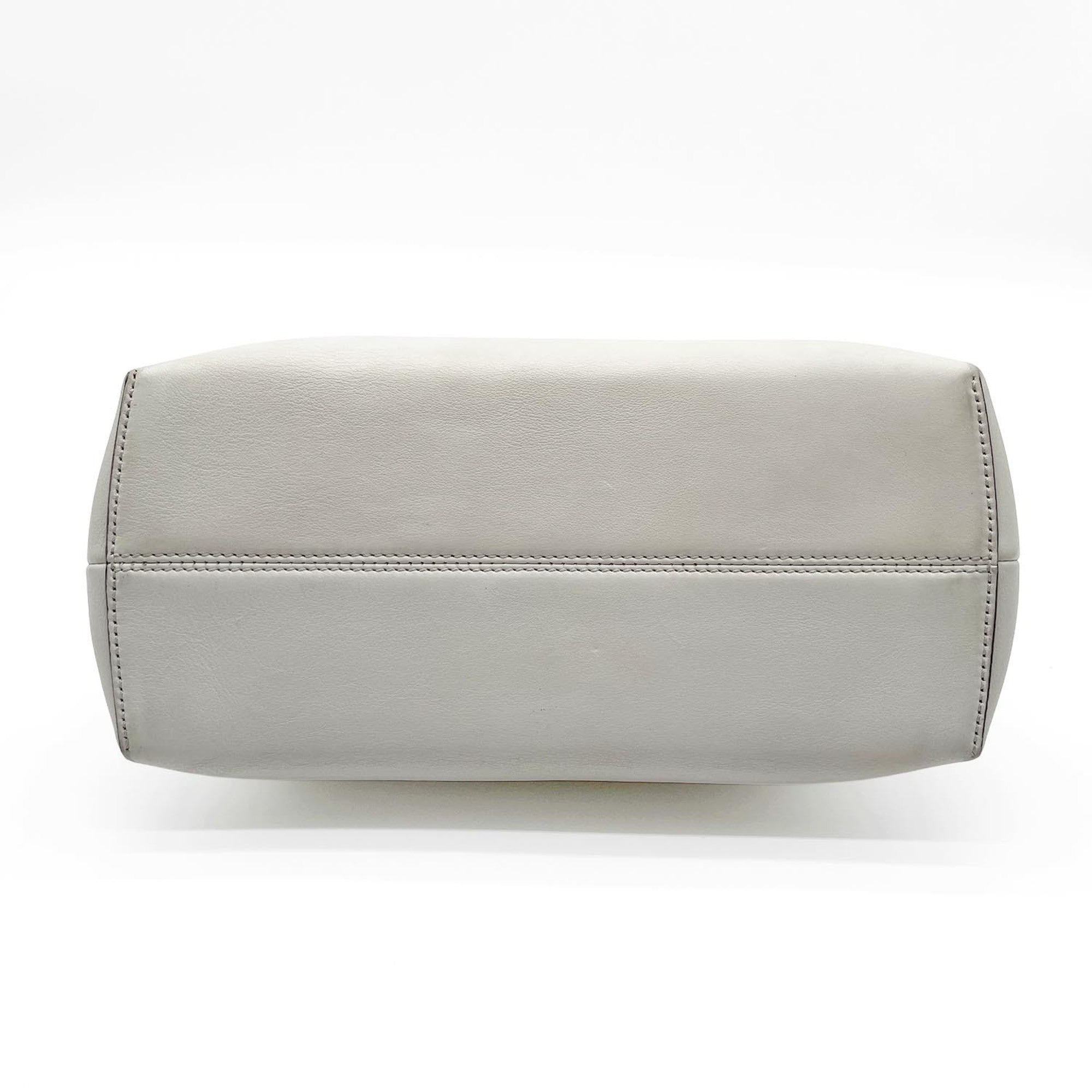 Fendi White Leather Handbag (Pre-Owned)