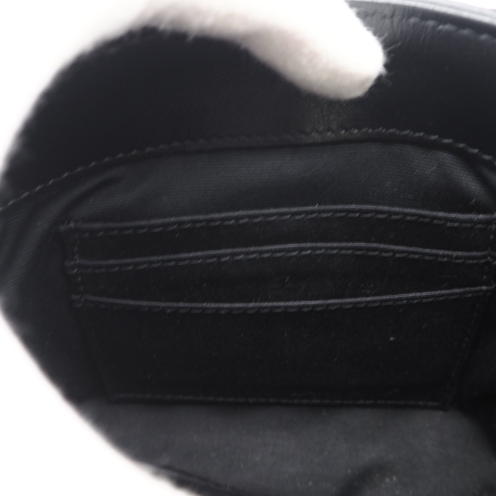 Yves Saint Laurent Black Leather Shoulder Bag (Pre-Owned)