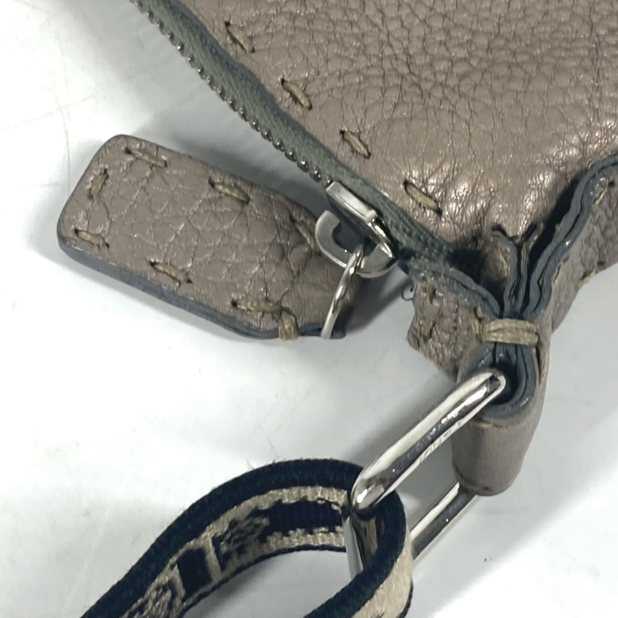 Fendi Selleria Beige Leather Shoulder Bag (Pre-Owned)