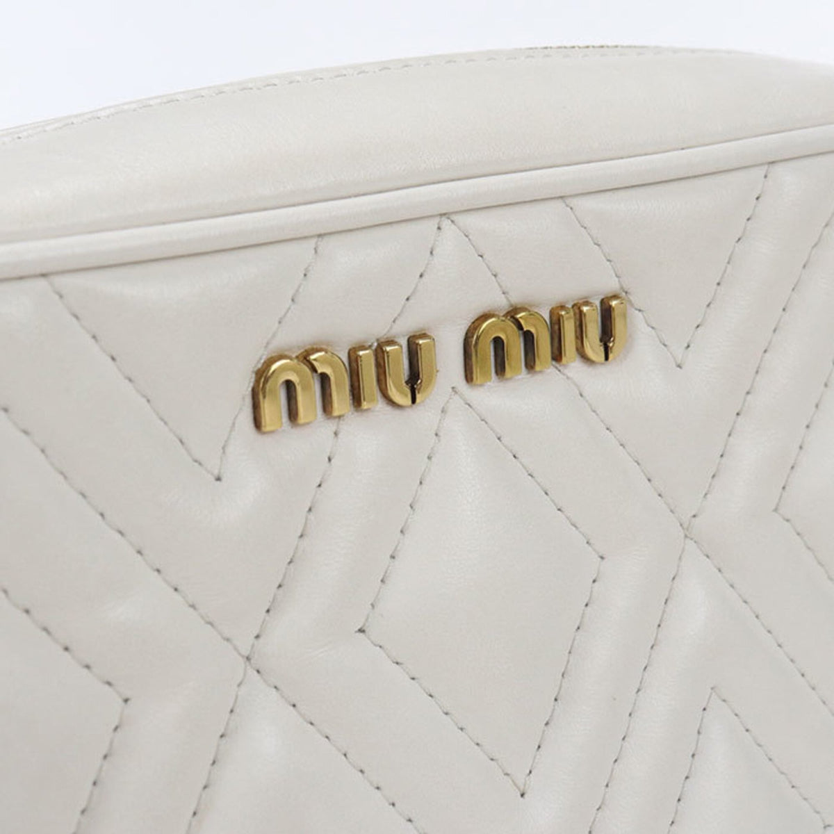 Miu Miu White Leather Shoulder Bag (Pre-Owned)