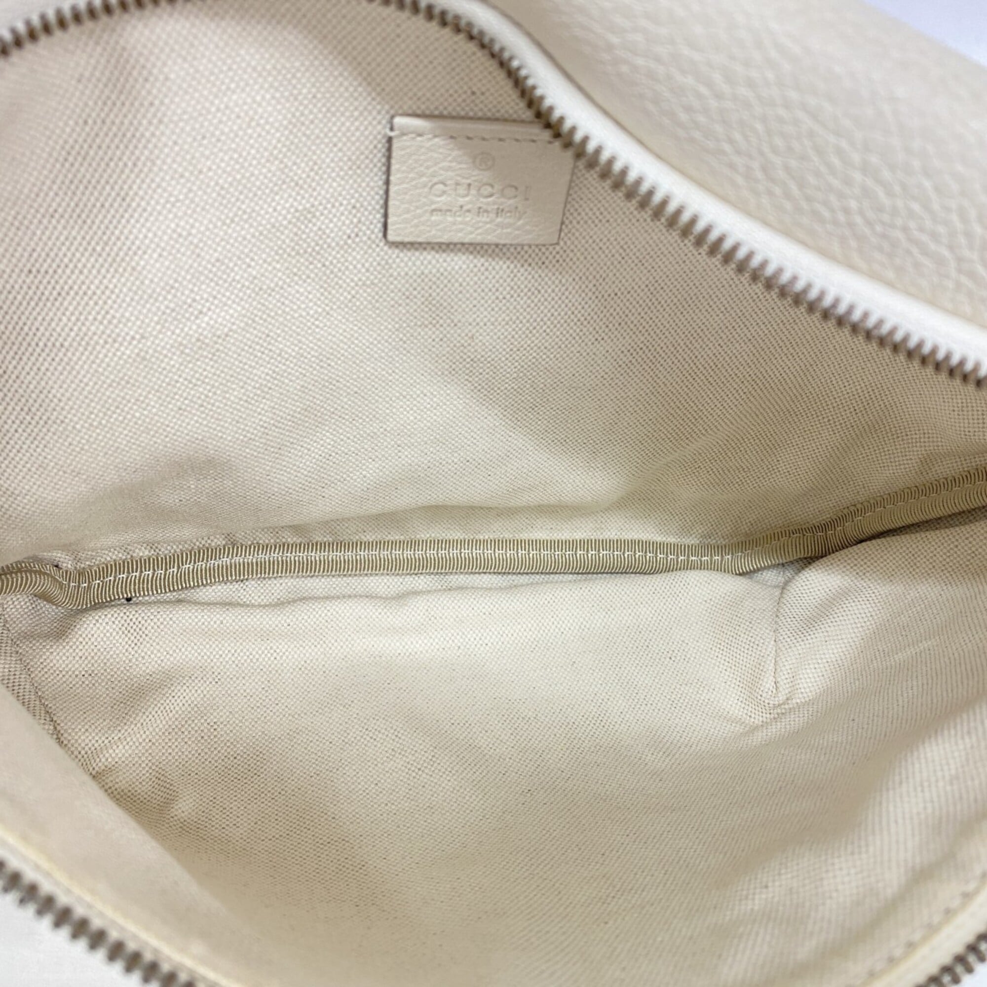 Gucci White Leather Fanny Pack (Pre-Owned)