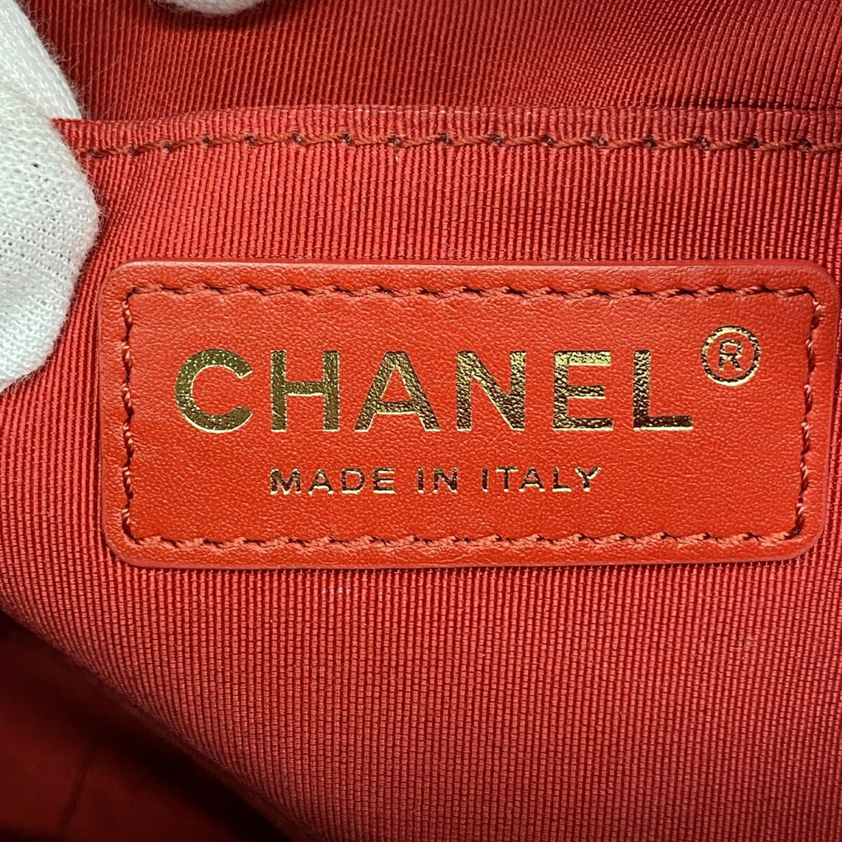 Chanel Red Color Leather Sling Bag (Pre-Owned)