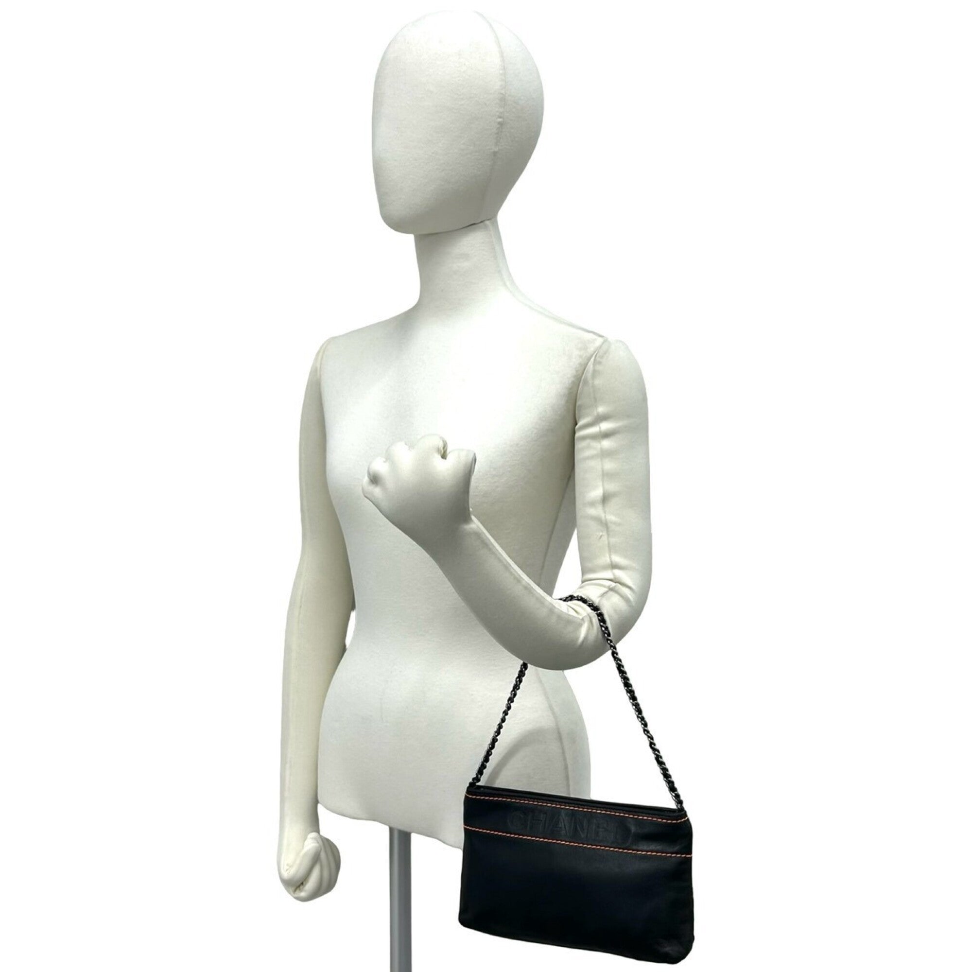 Chanel Black Leather Handbag Shoulder Bag (Pre-Owned)