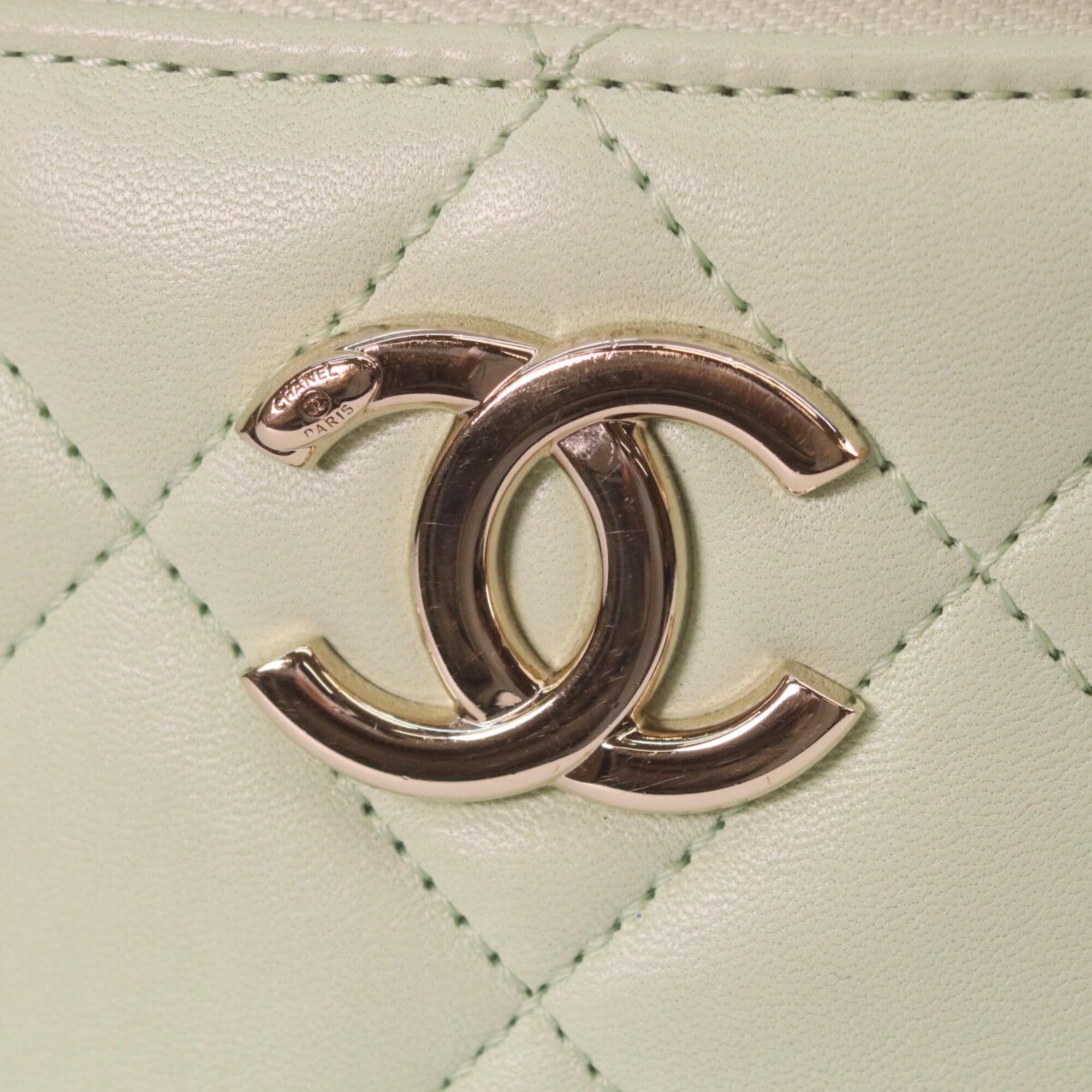 Chanel Lime Green Leather Shoulder Bag (Pre-Owned)