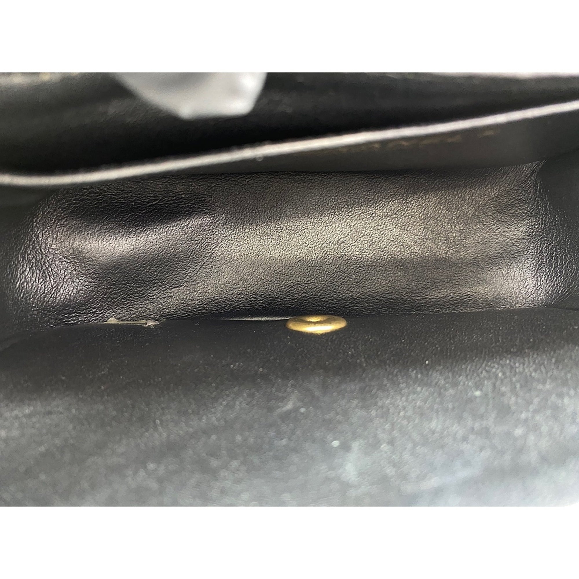 Chanel Black Shoulder Bag (Pre-Owned)