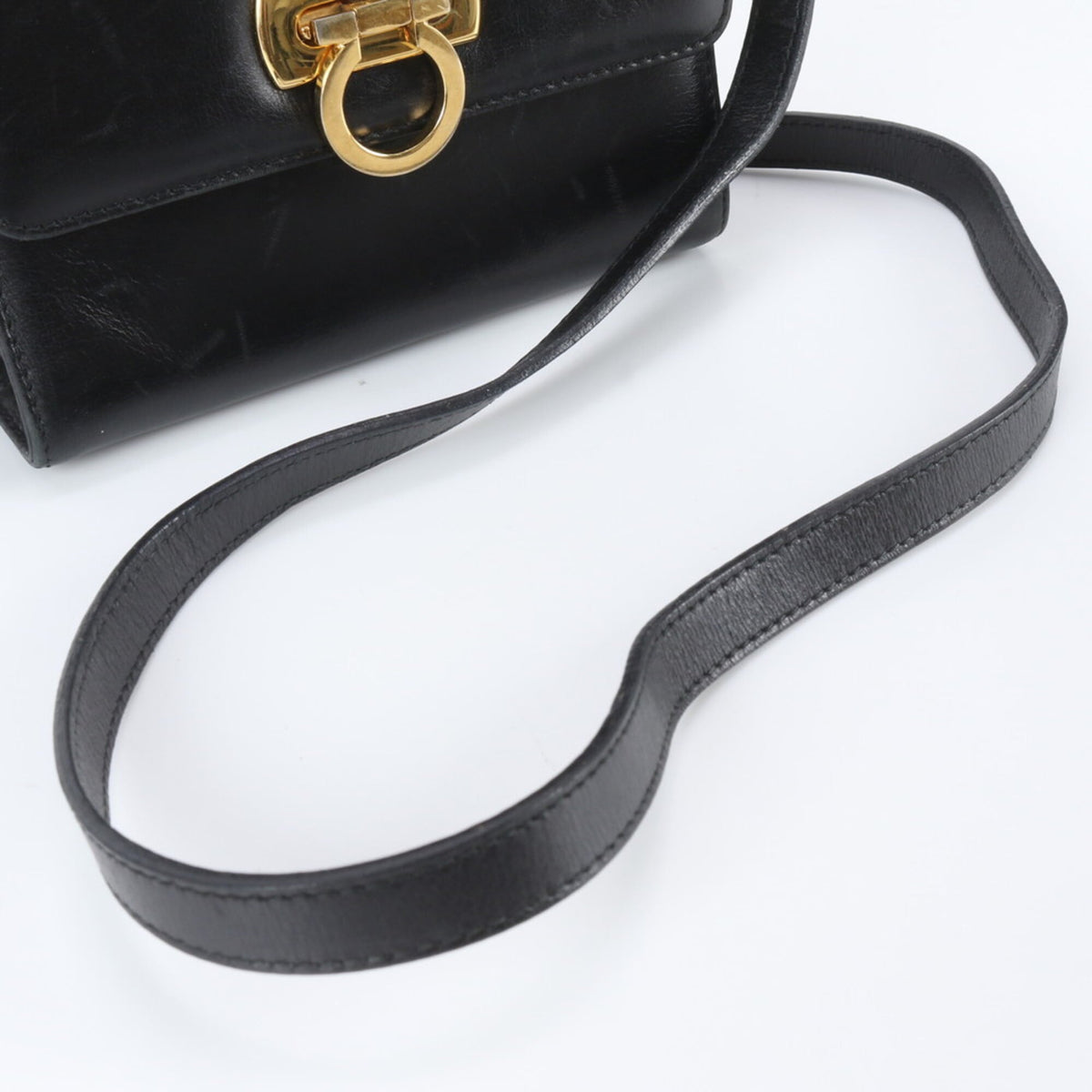 Salvatore Ferragamo Black Leather Crossbody Bag Shoulder Bag (Pre-Owned)