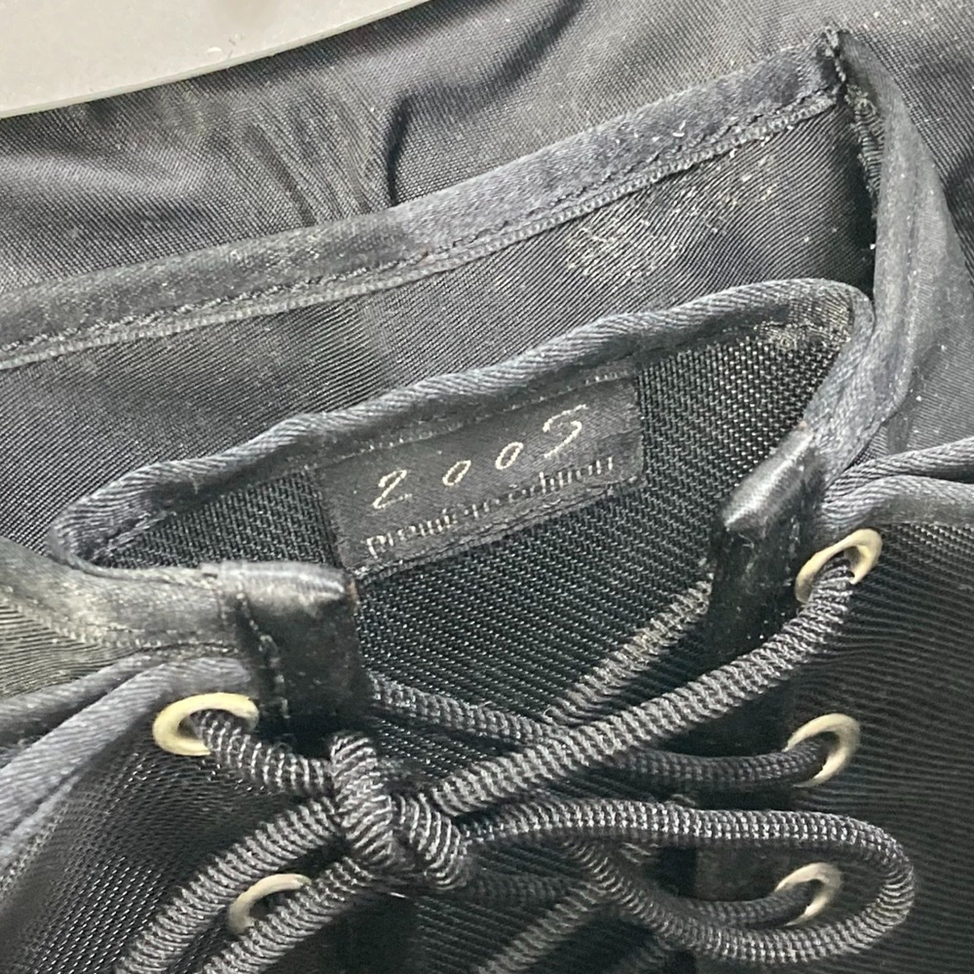 Chanel Black Cloth Handbag (Pre-Owned)