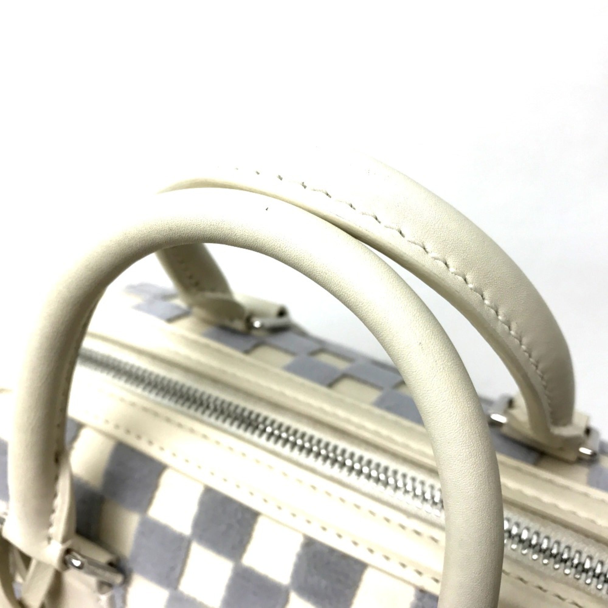Louis Vuitton White Other Handbag (Pre-Owned)