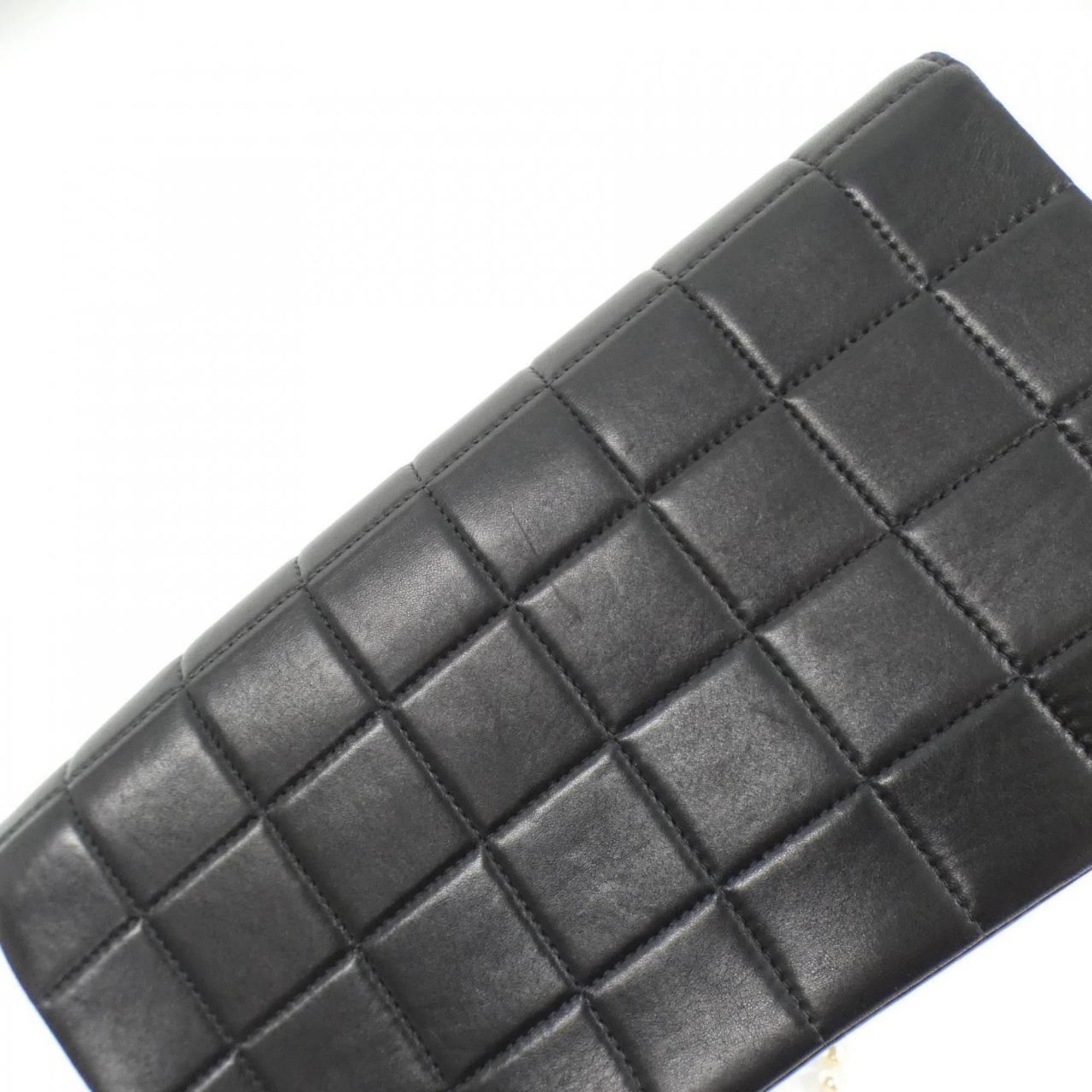 Chanel Black Leather Shoulder Bag (Pre-Owned)