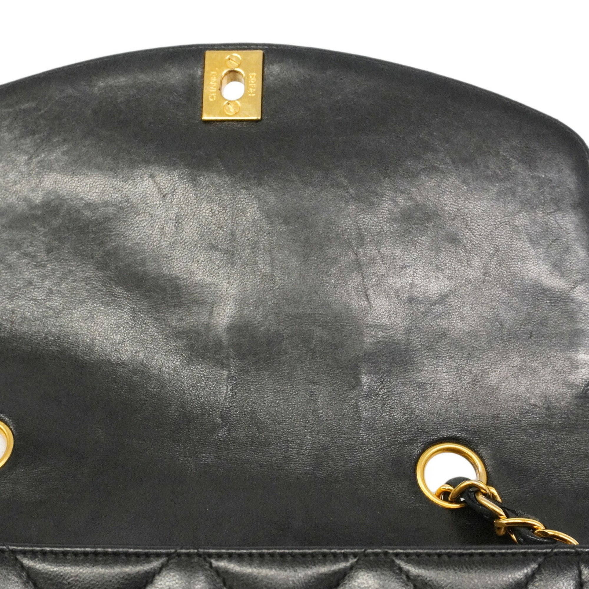 Chanel Black Leather Shoulder Bag (Pre-Owned)