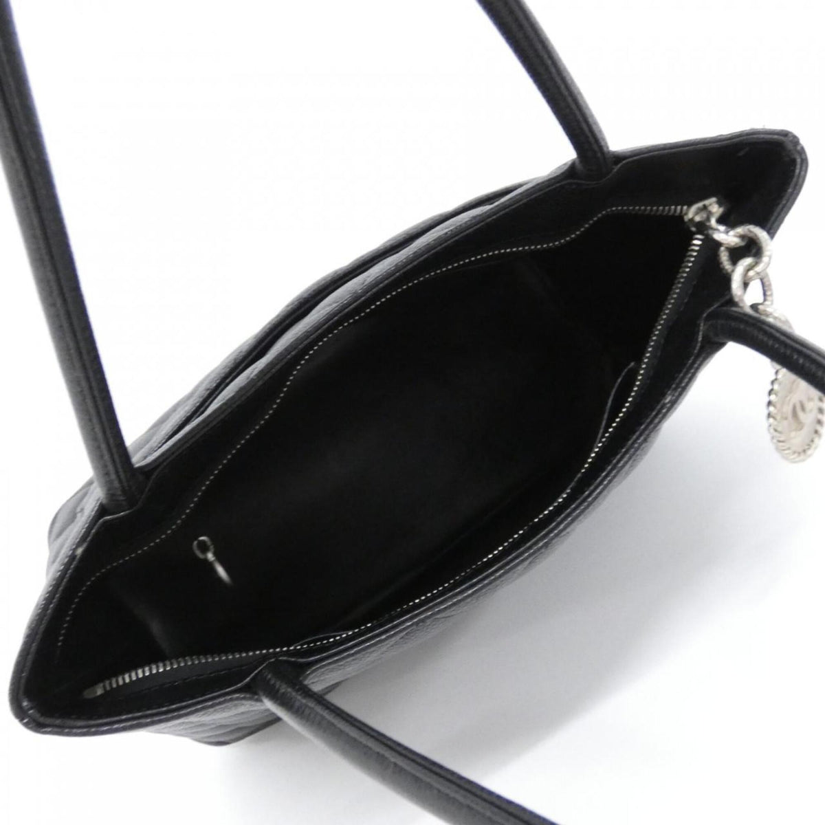 Chanel Black Grained Calfskin Handbag (Pre-Owned)