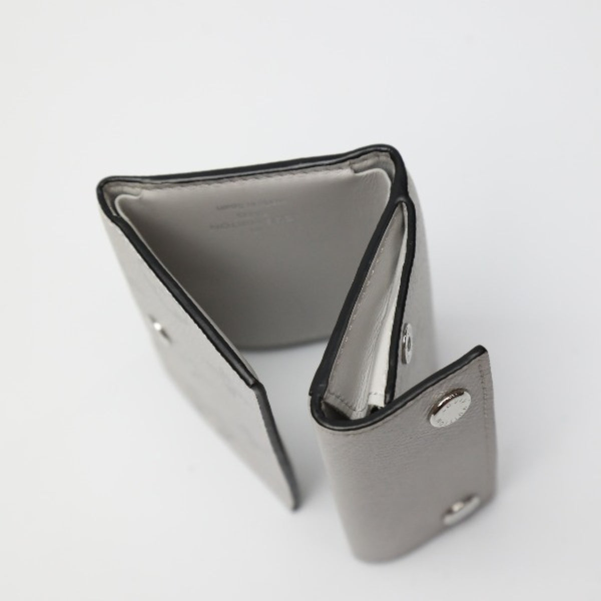 Louis Vuitton Blanc Wallet (Tri-Fold) (Pre-Owned)