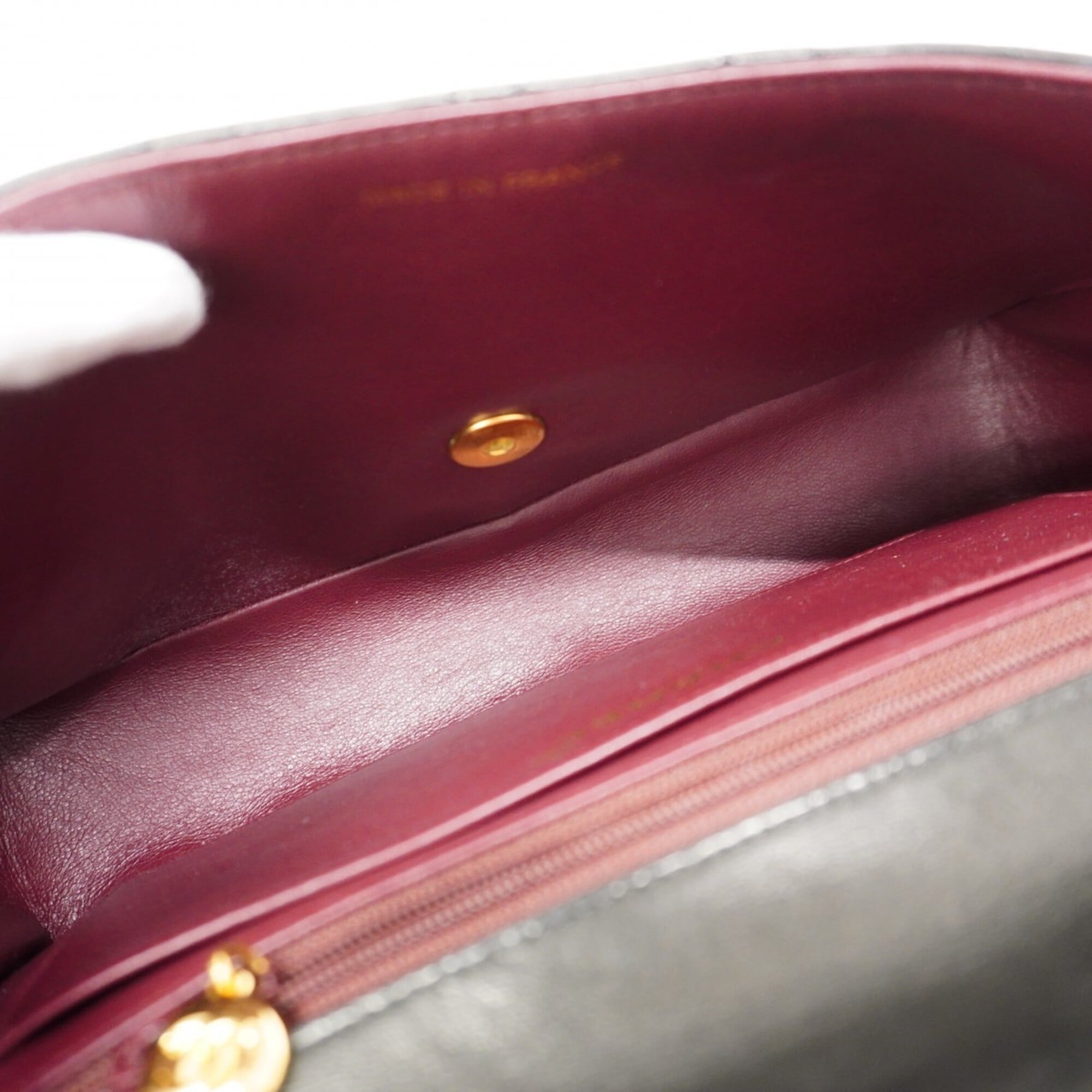Chanel Black Leather Handbag (Pre-Owned)