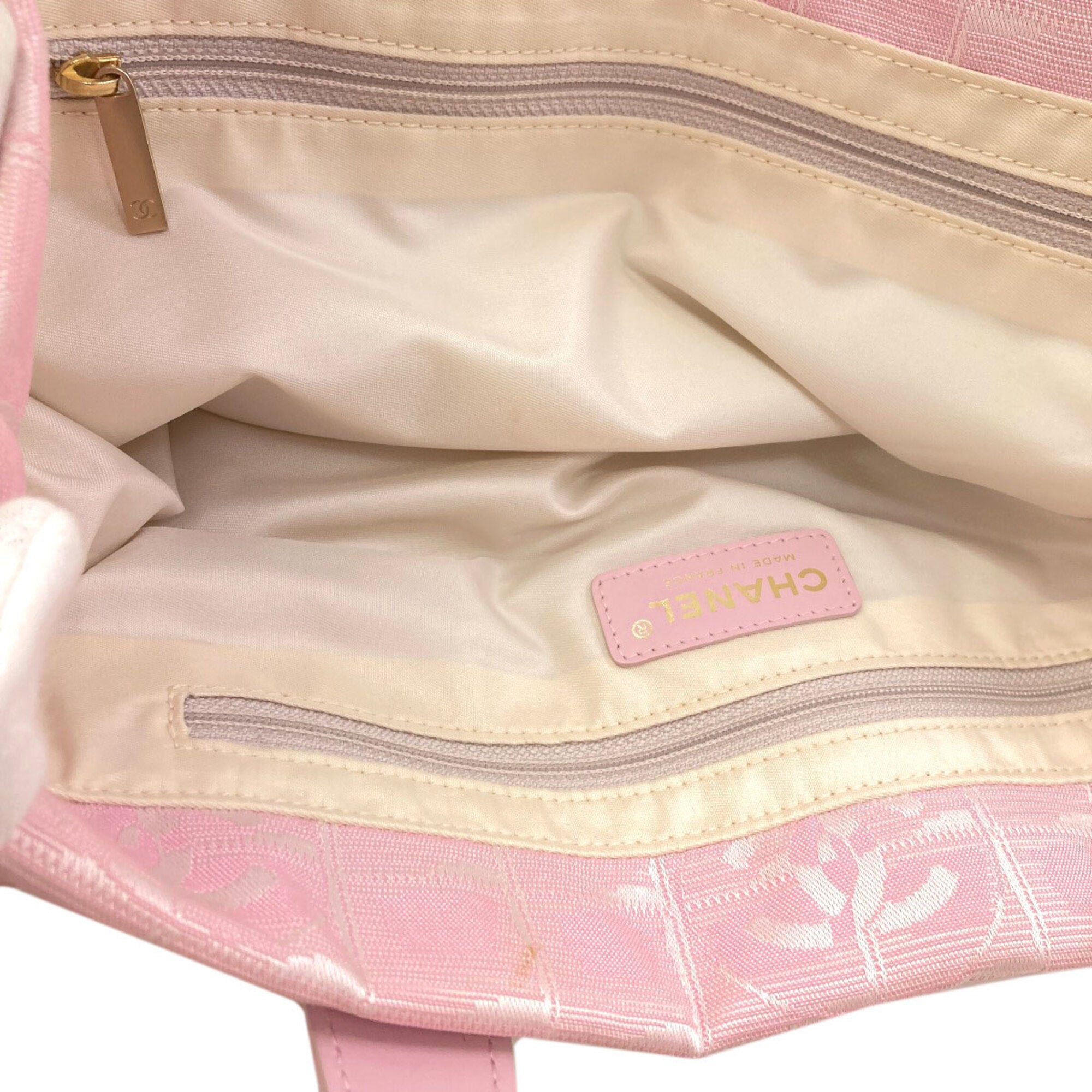 Chanel Pink Nylon Tote Bag (Pre-Owned)
