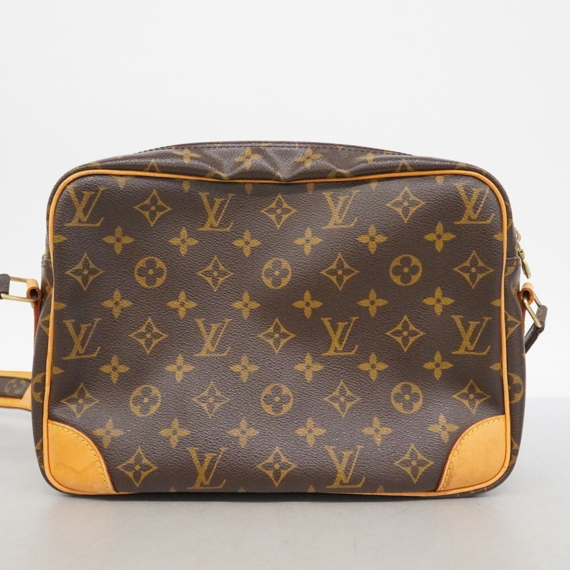 Louis Vuitton Brown Shoulder Bag (Pre-Owned)