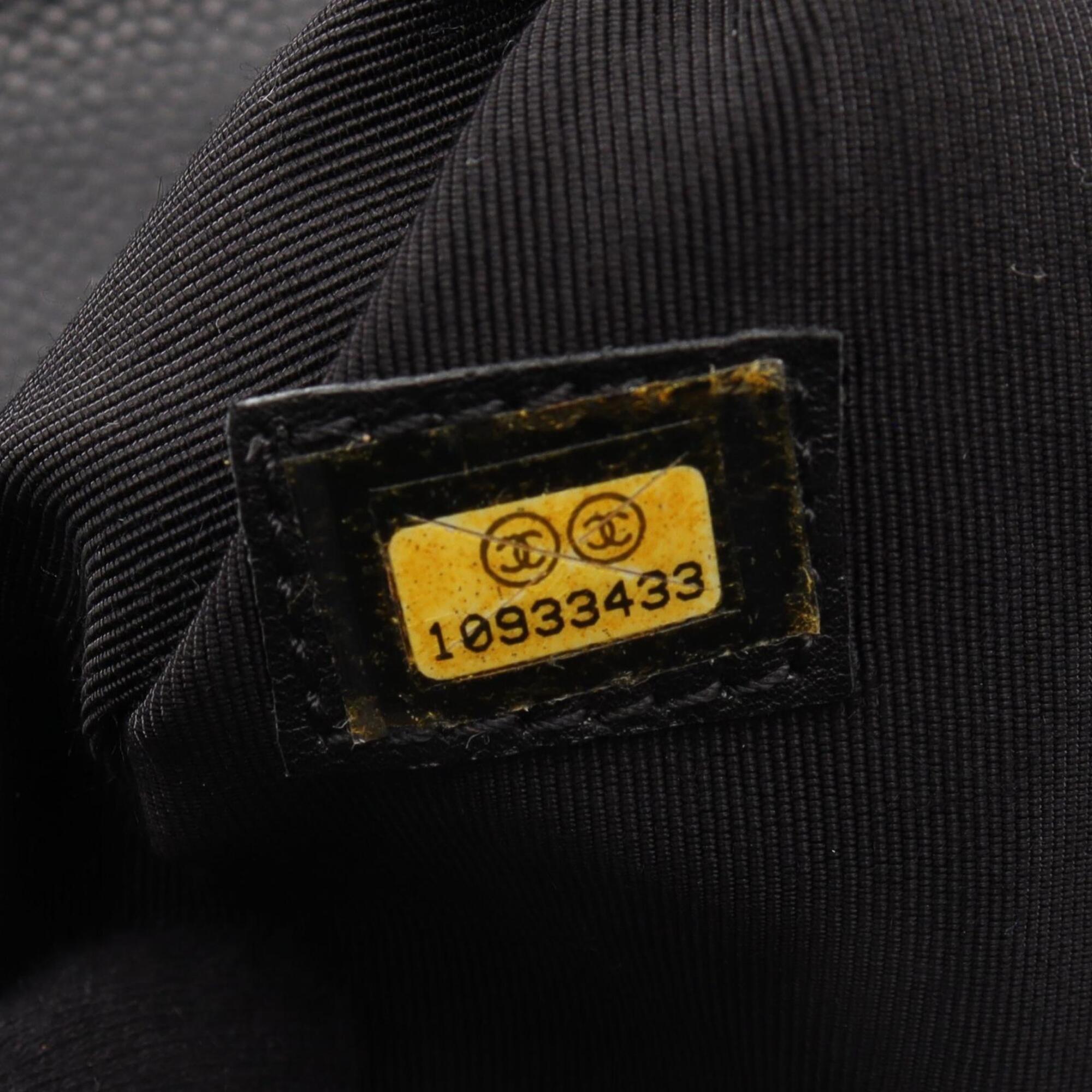 Chanel Black Grained Calfskin Handbag (Pre-Owned)