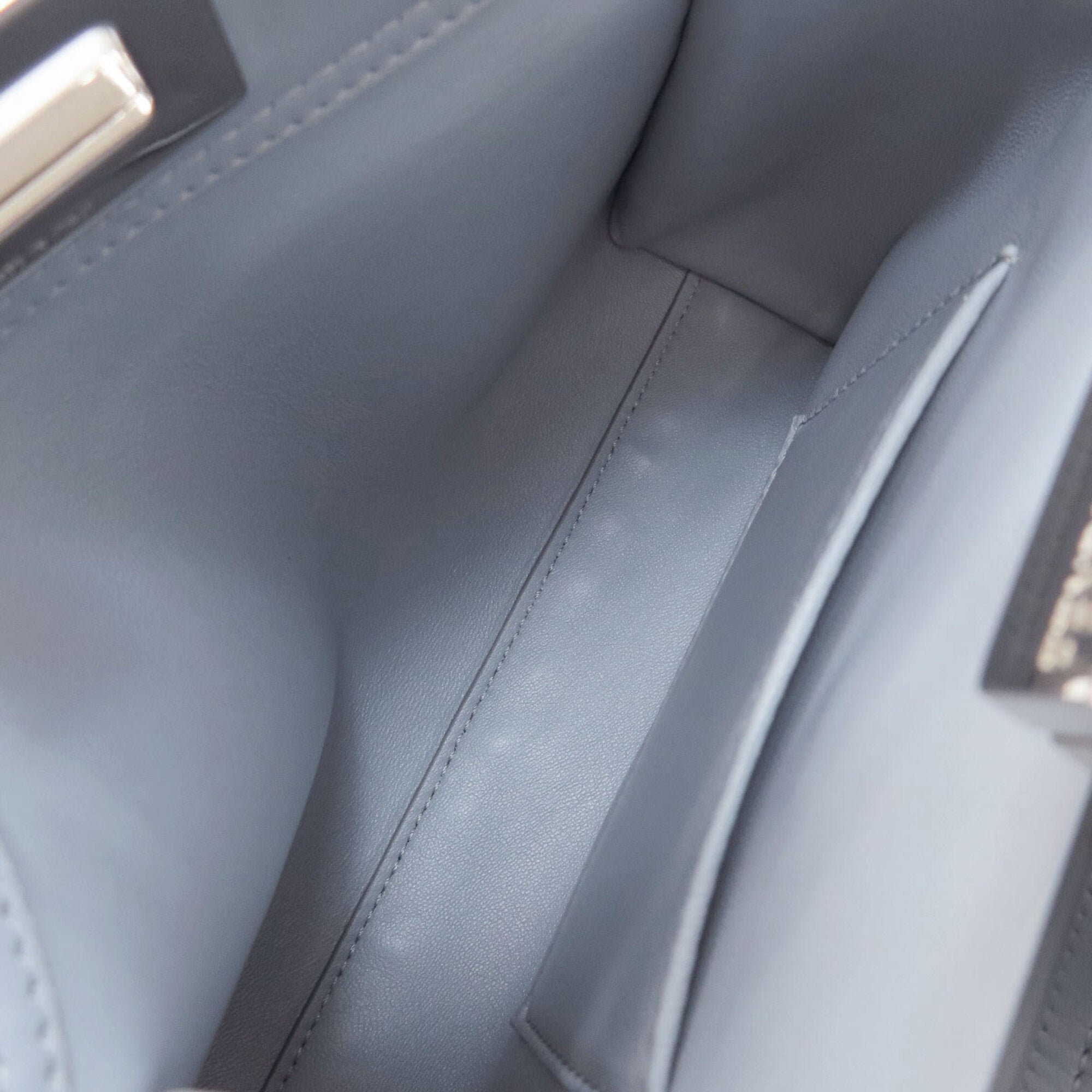 Fendi Peekaboo Light Blue Leather Handbag (Pre-Owned)