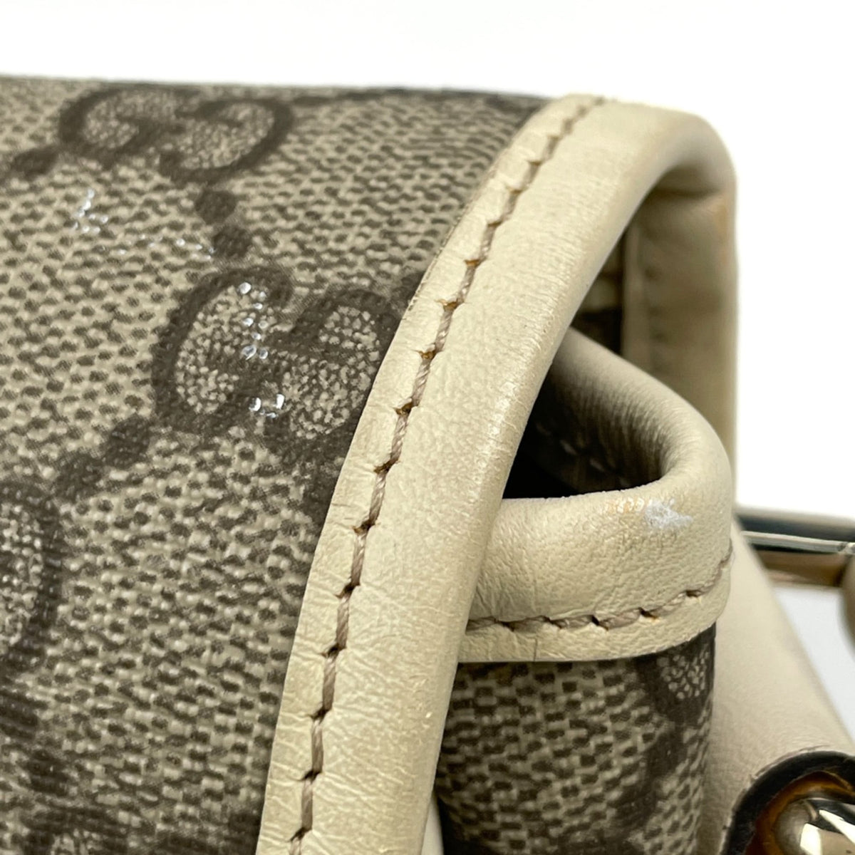 Gucci Beige Ivory Coated Canvas Leather Messenger Bag Shoulder Bag (Pre-Owned)