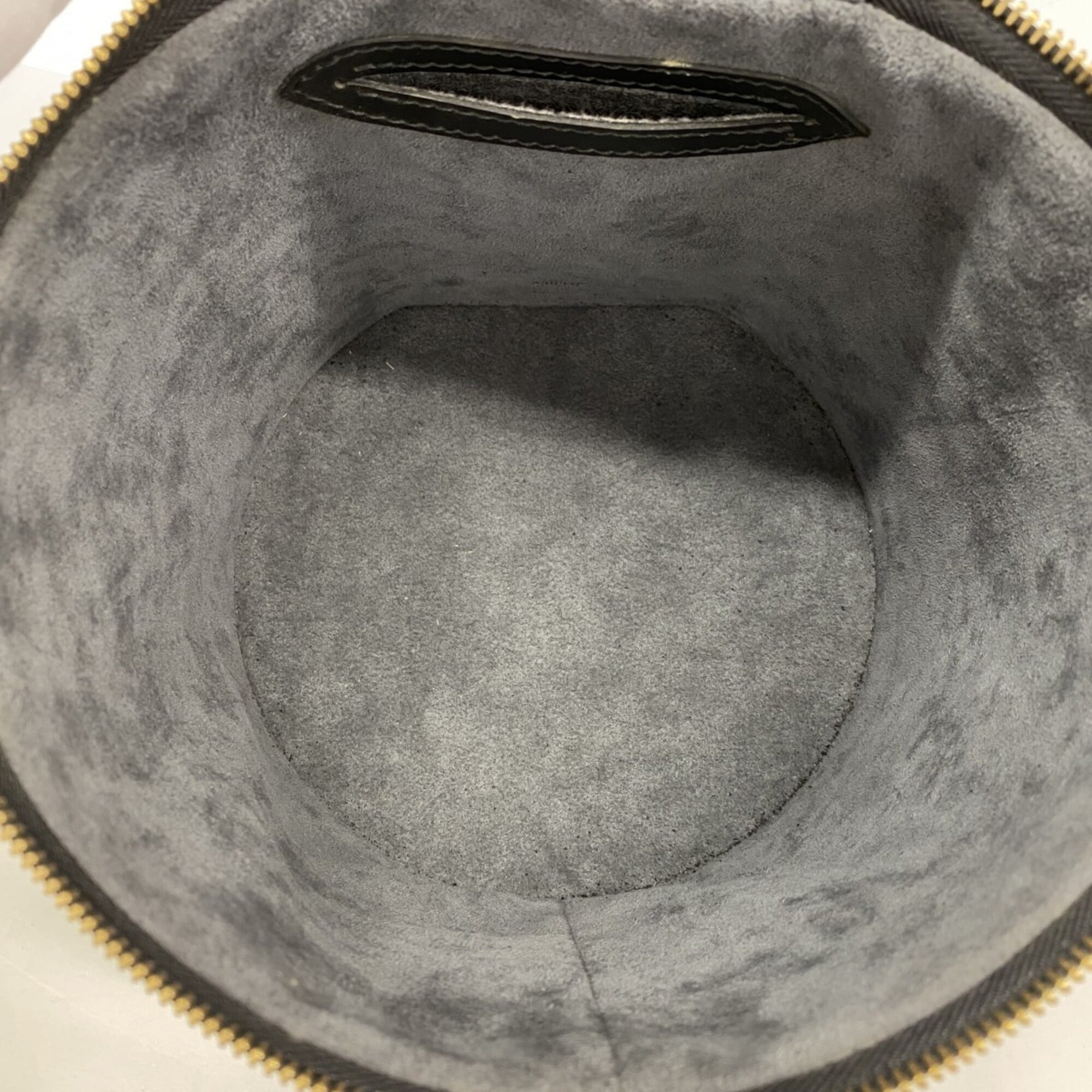 Louis Vuitton Noir Handbag (Pre-Owned)
