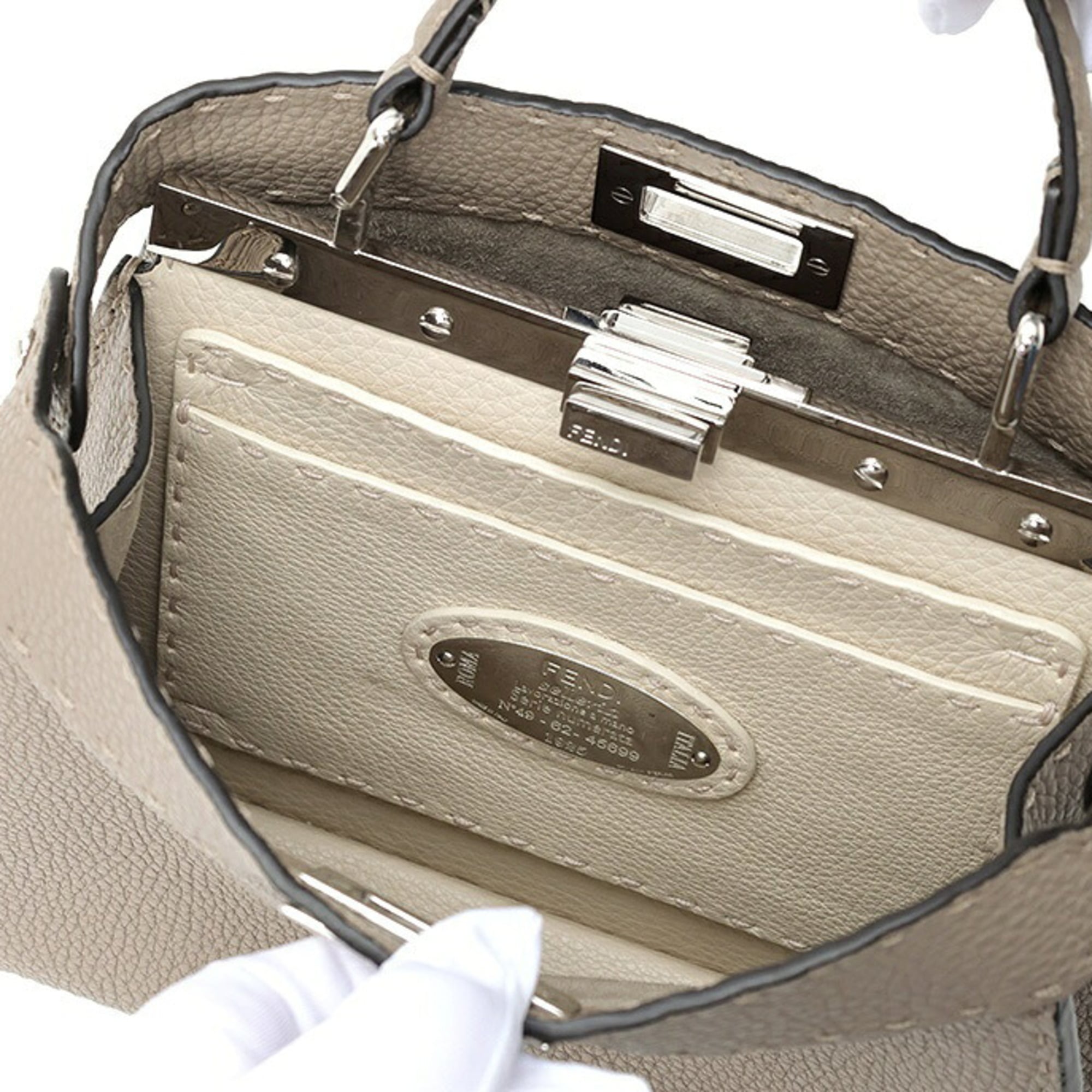 Fendi Grayish Leather Shoulder Bag (Pre-Owned)