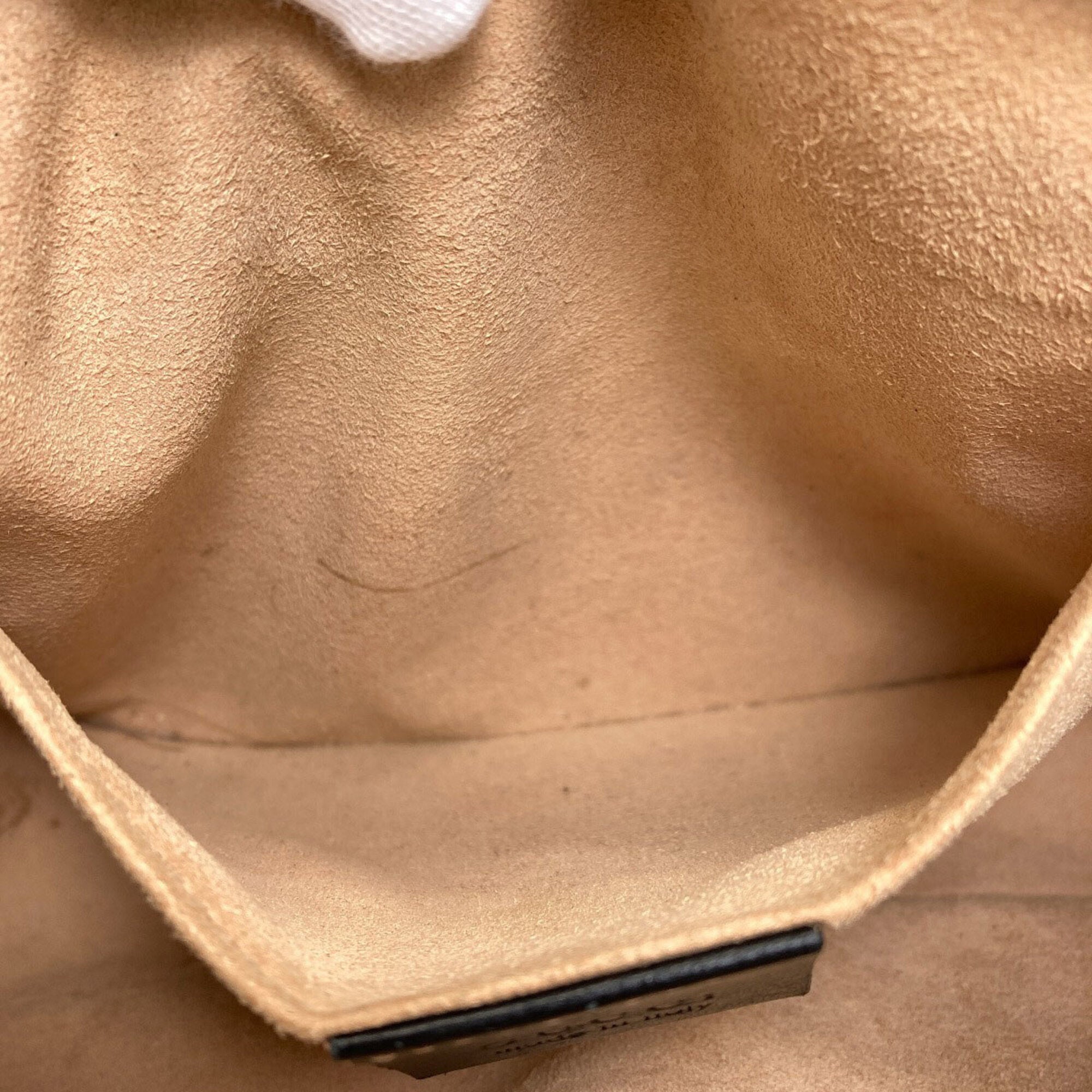 Gucci Gg Marmont Black Leather Shoulder Bag (Pre-Owned)