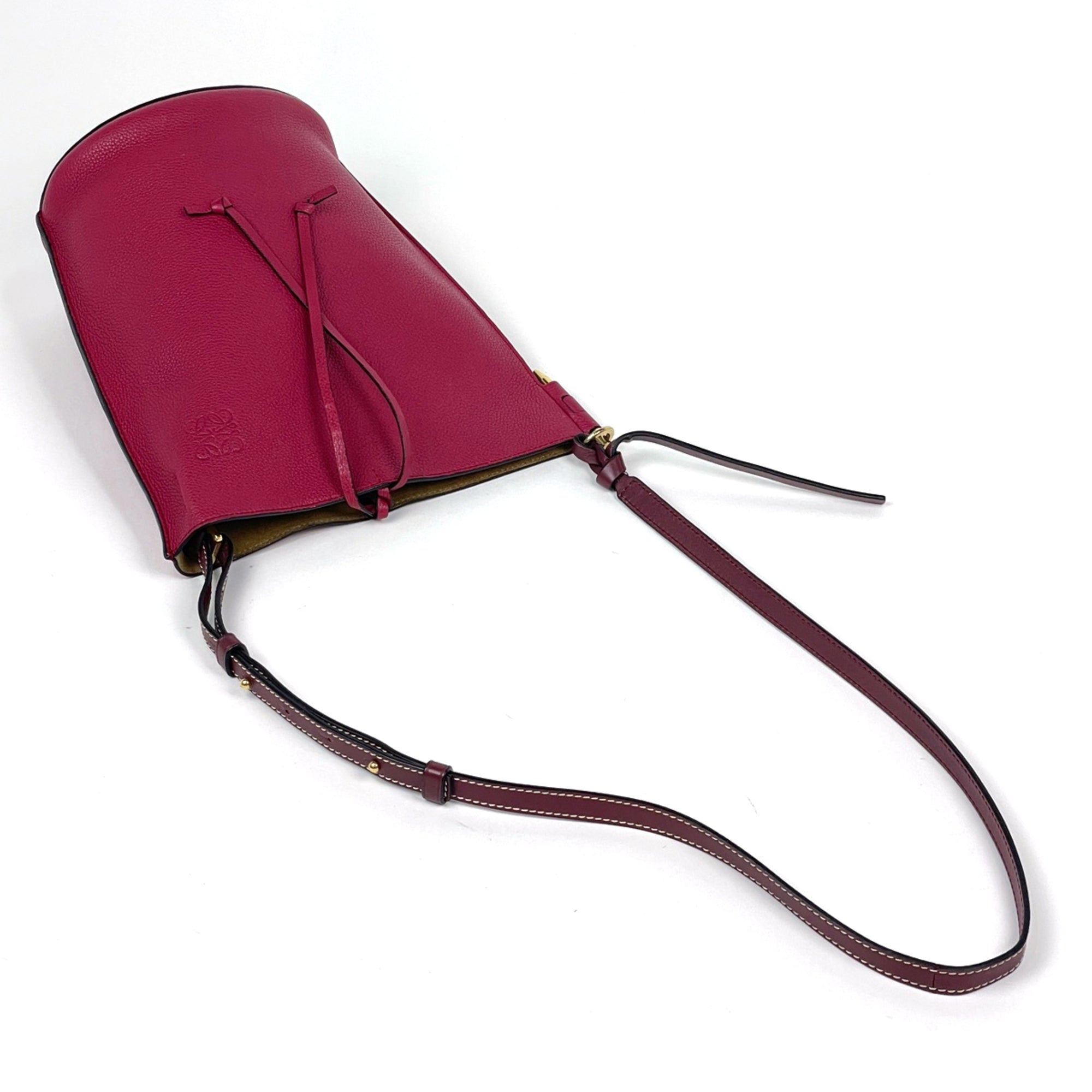 Loewe Pink Leather Shoulder Bag (Pre-Owned)