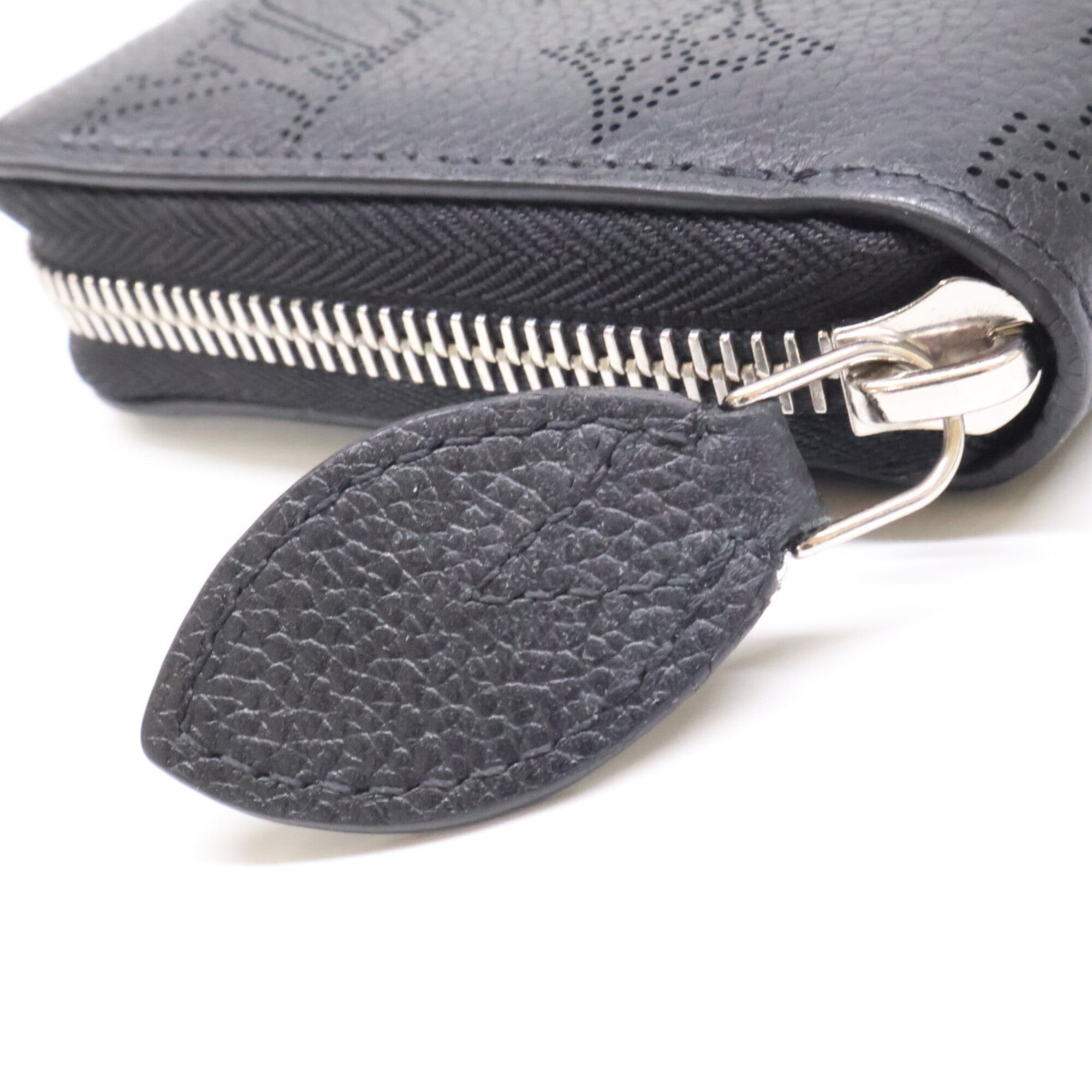 Louis Vuitton Black Mahina Leather Long Wallet (Bi-Fold) (Pre-Owned)