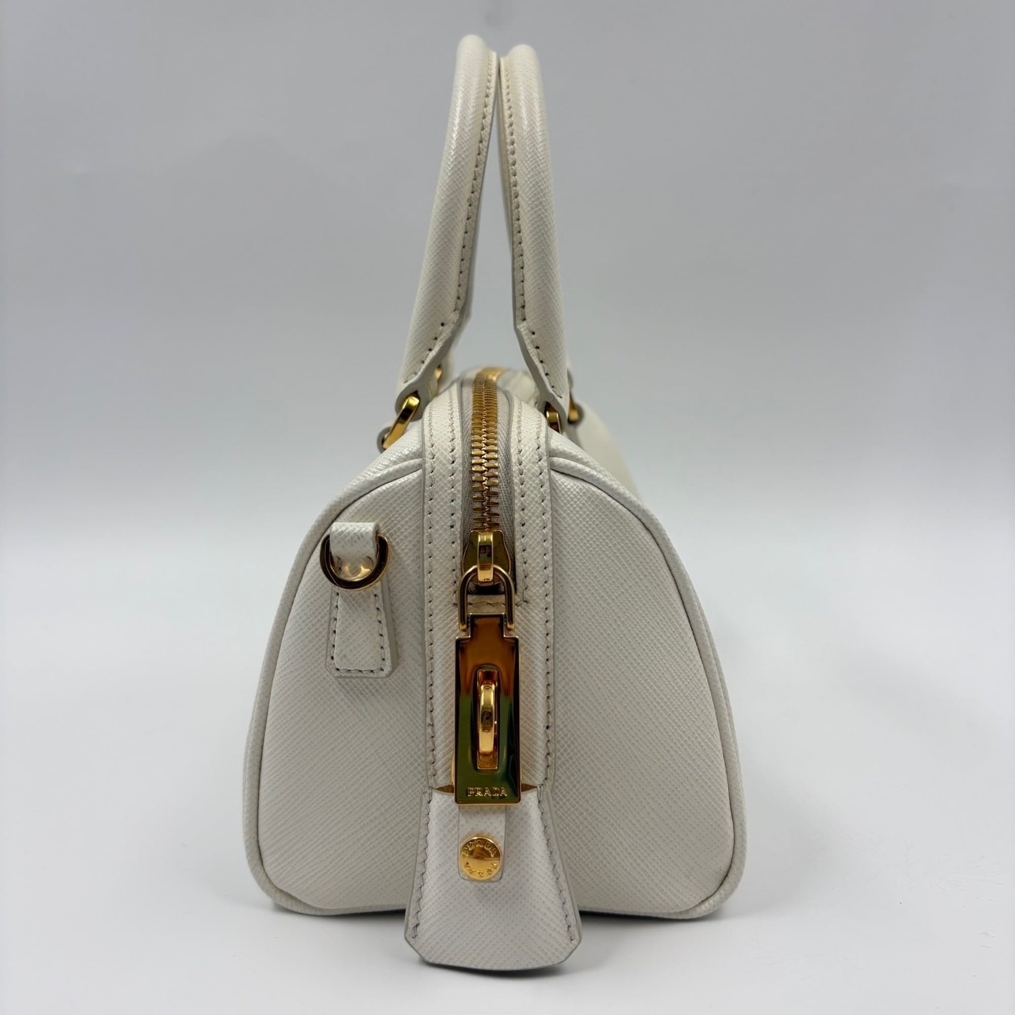 Prada White Handbag (Pre-Owned)