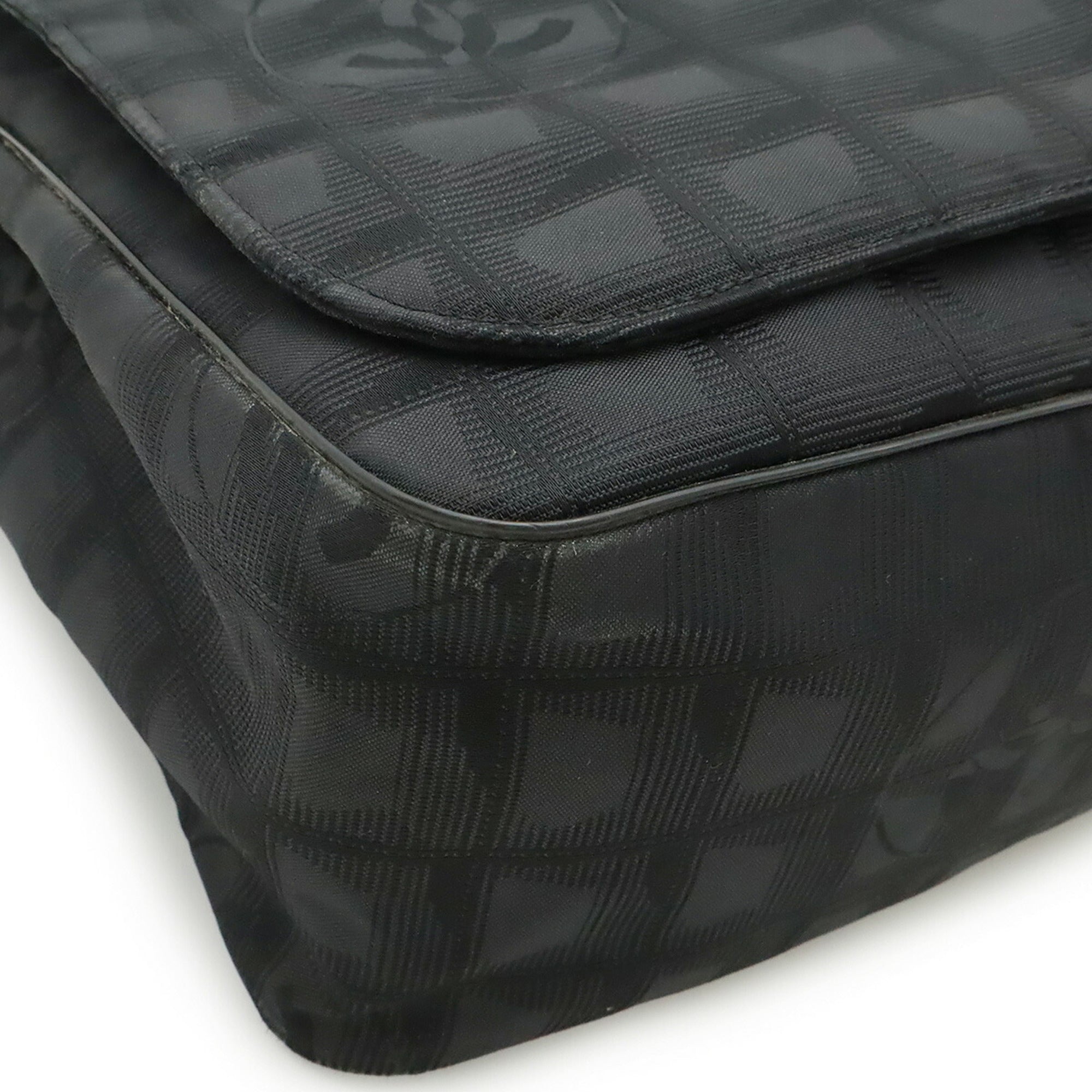 Chanel Black New Travel Line Shoulder Bag (Pre-Owned)