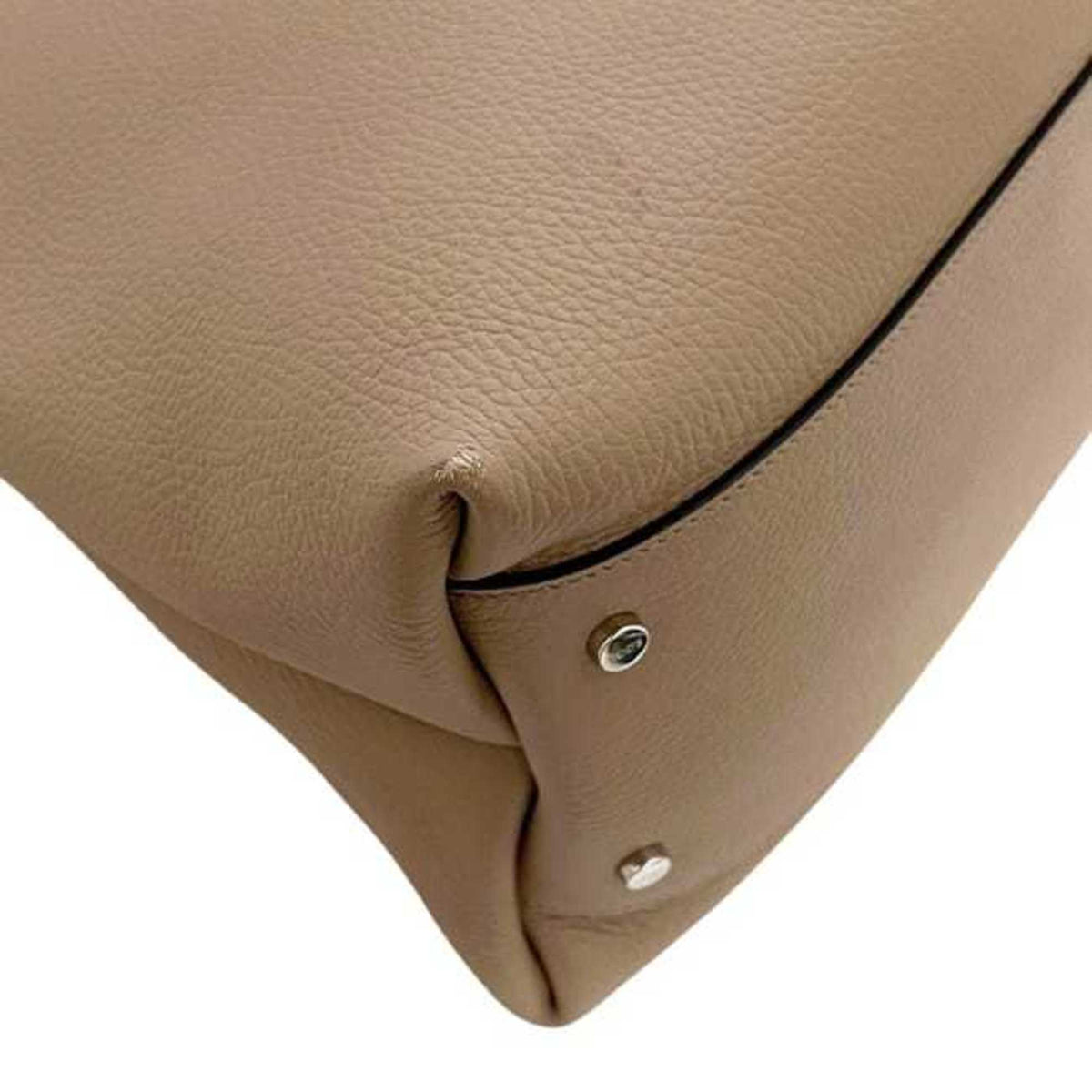 Tod's Beige Leather Tote Bag (Pre-Owned)