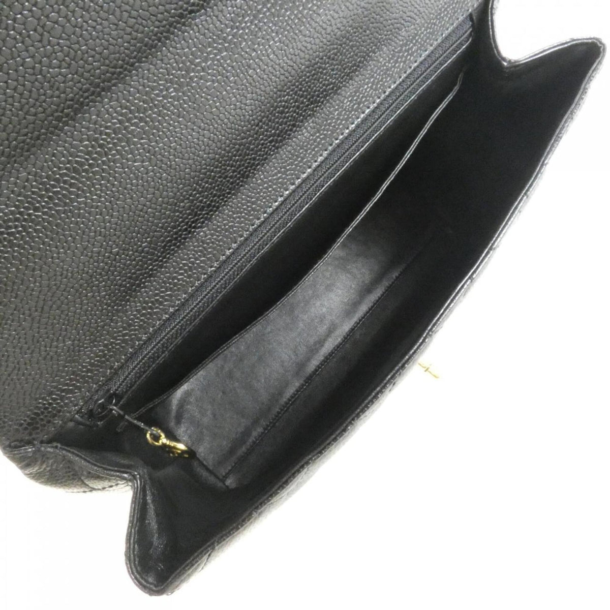 Chanel Black Grained Calfskin Handbag (Pre-Owned)