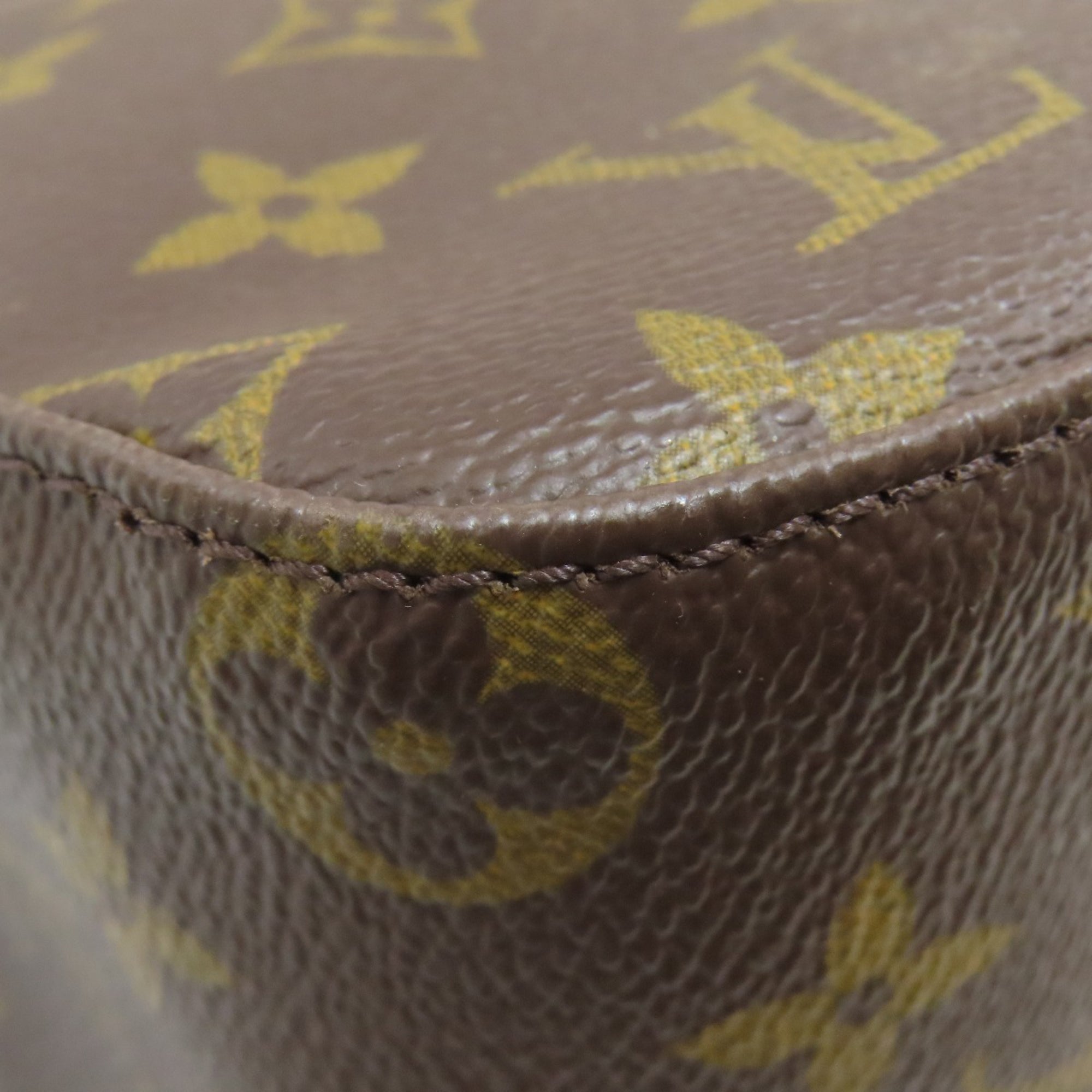 Louis Vuitton Monogram Monogram Shoulder Bag (Pre-Owned)