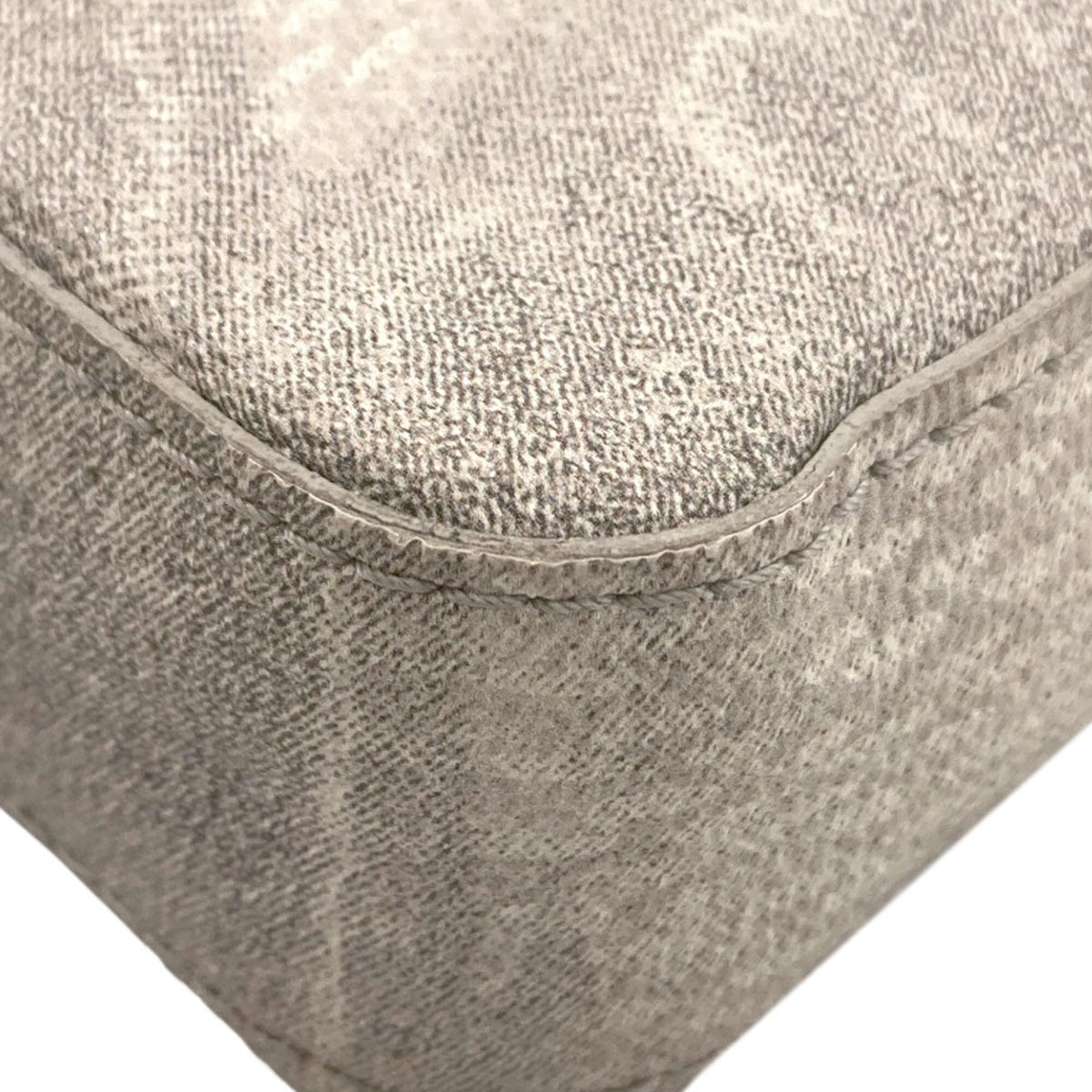 Louis Vuitton Gray Shoulder Bag (Pre-Owned)
