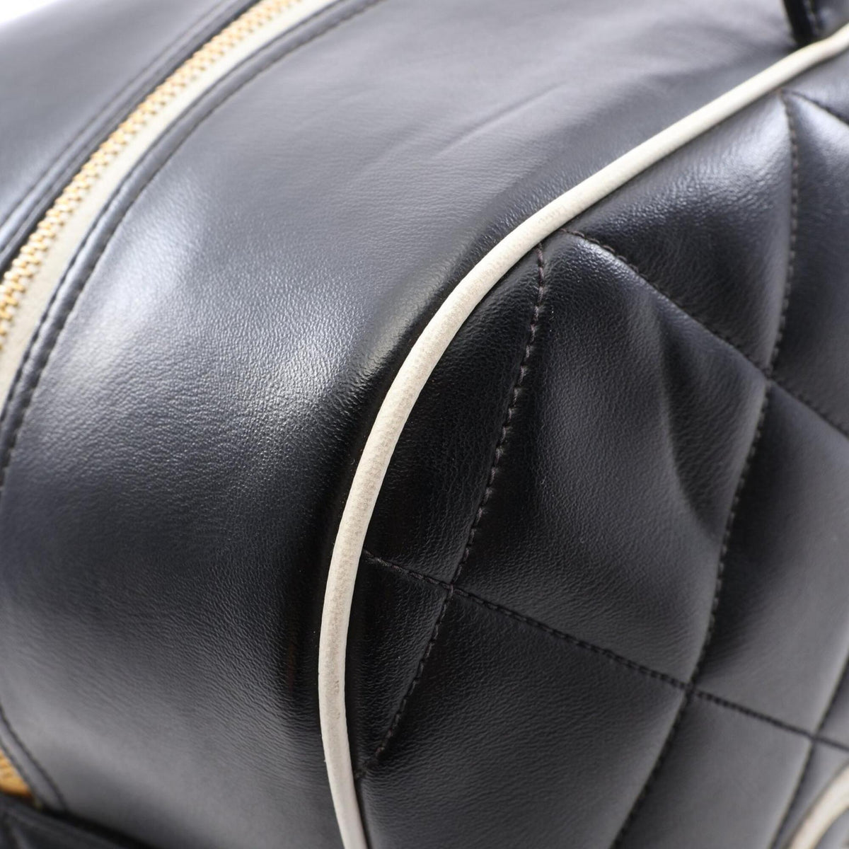 Chanel Black White Leather Boston Bag Handbag (Pre-Owned)