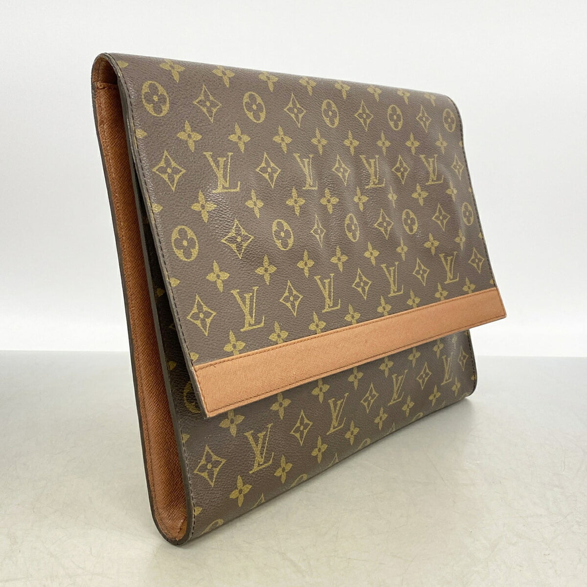 Louis Vuitton Brown Clutch Bag (Pre-Owned)