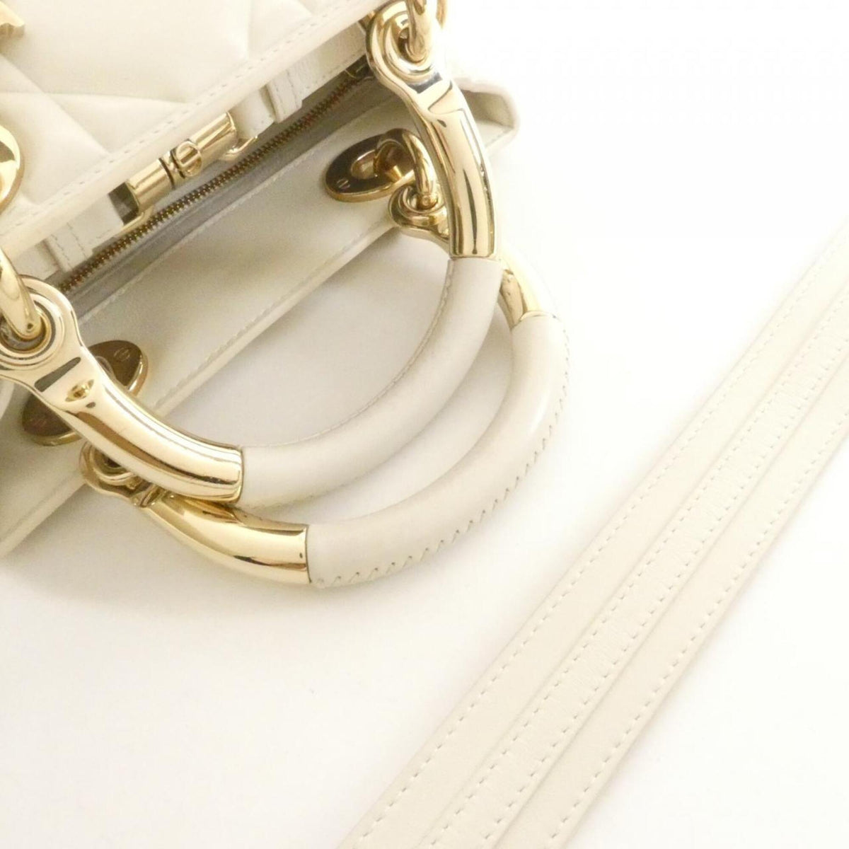 Christian Dior White Leather Handbag (Pre-Owned)