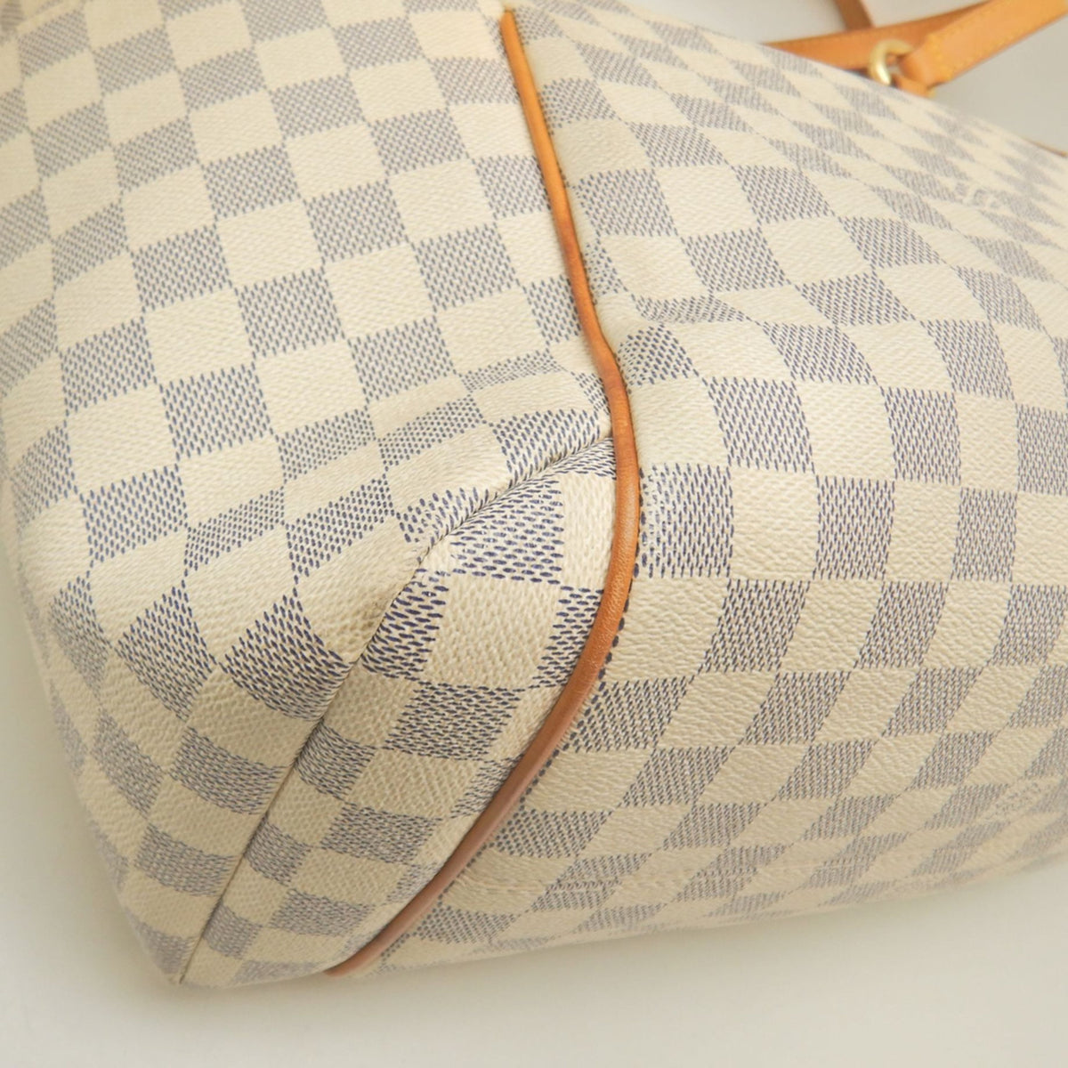 Louis Vuitton Azur White Damier Azur Tote Bag (Pre-Owned)