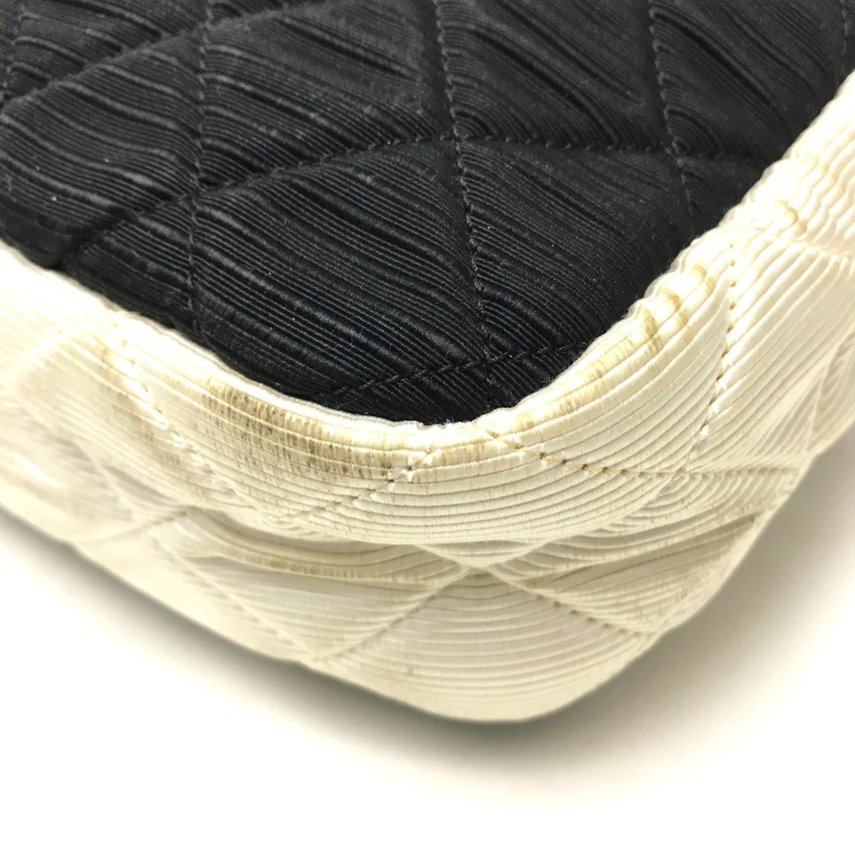 Chanel Black Cloth Shoulder Bag (Pre-Owned)