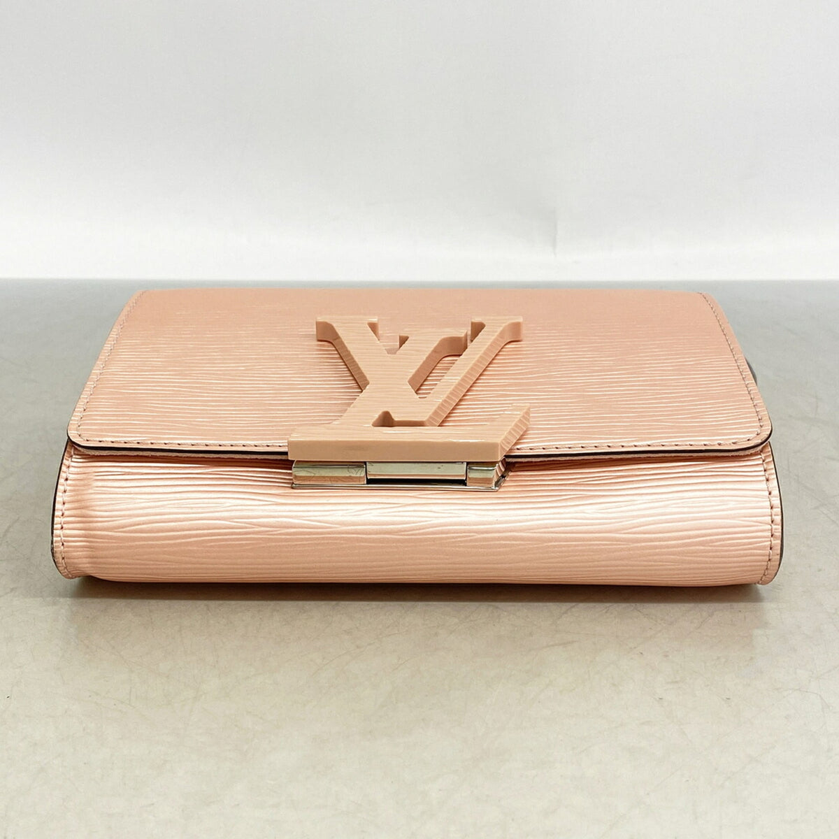 Louis Vuitton Rose Clair Shoulder Bag (Pre-Owned)