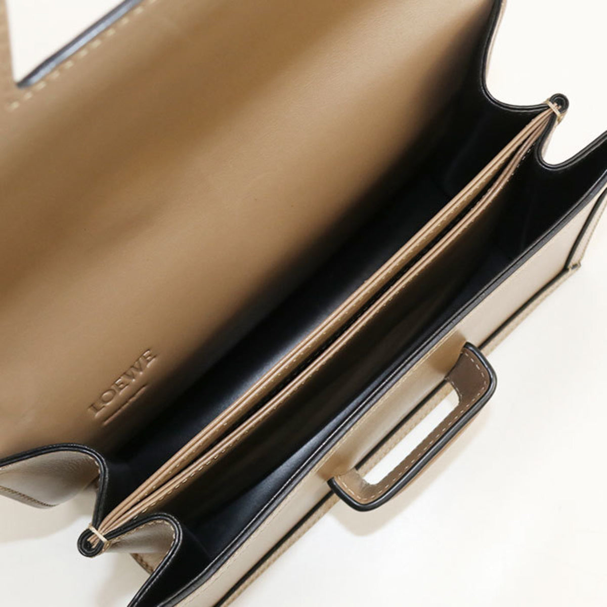 Loewe Barcelona Brown Leather Shoulder Bag (Pre-Owned)