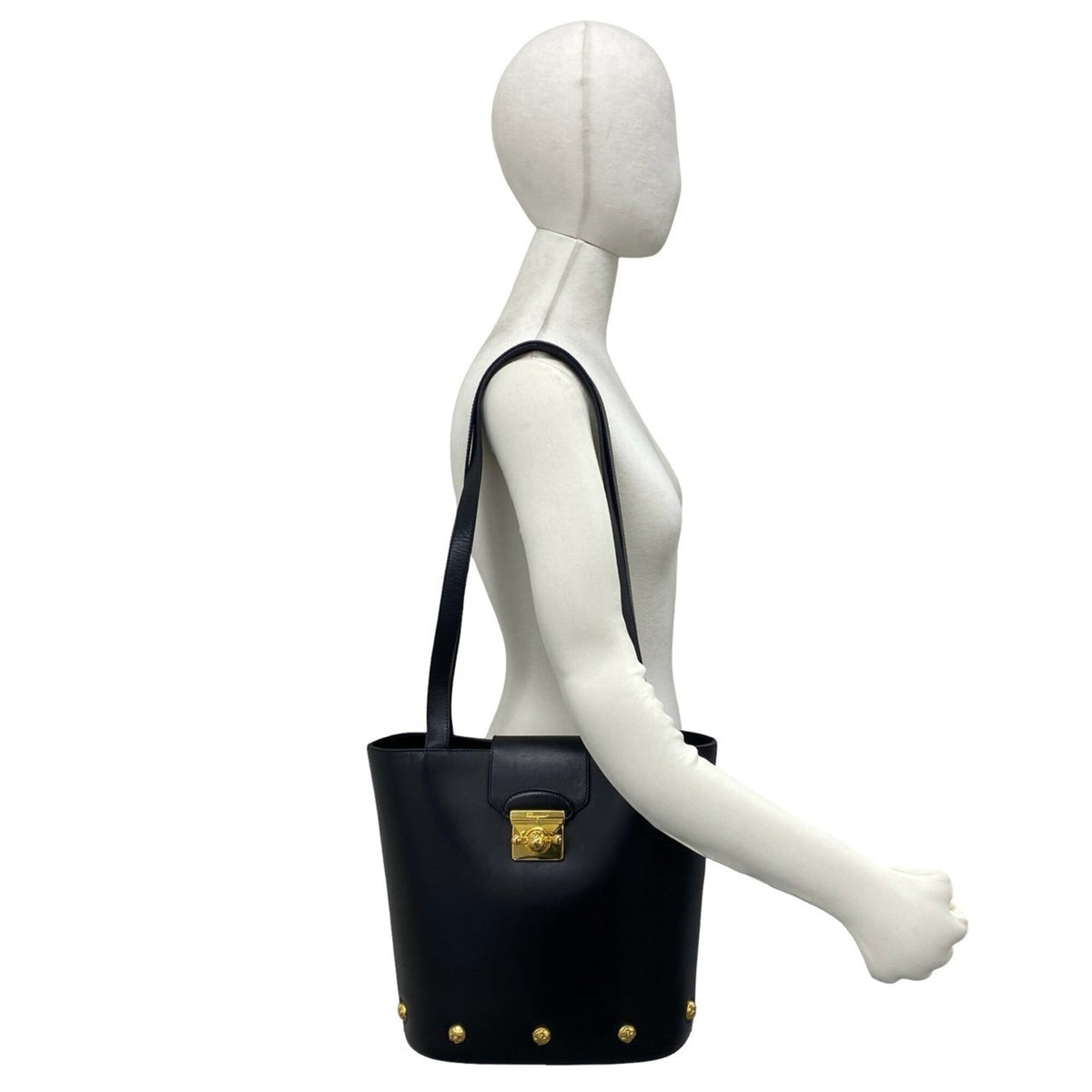 Salvatore Ferragamo Black Leather Shoulder Bag (Pre-Owned)