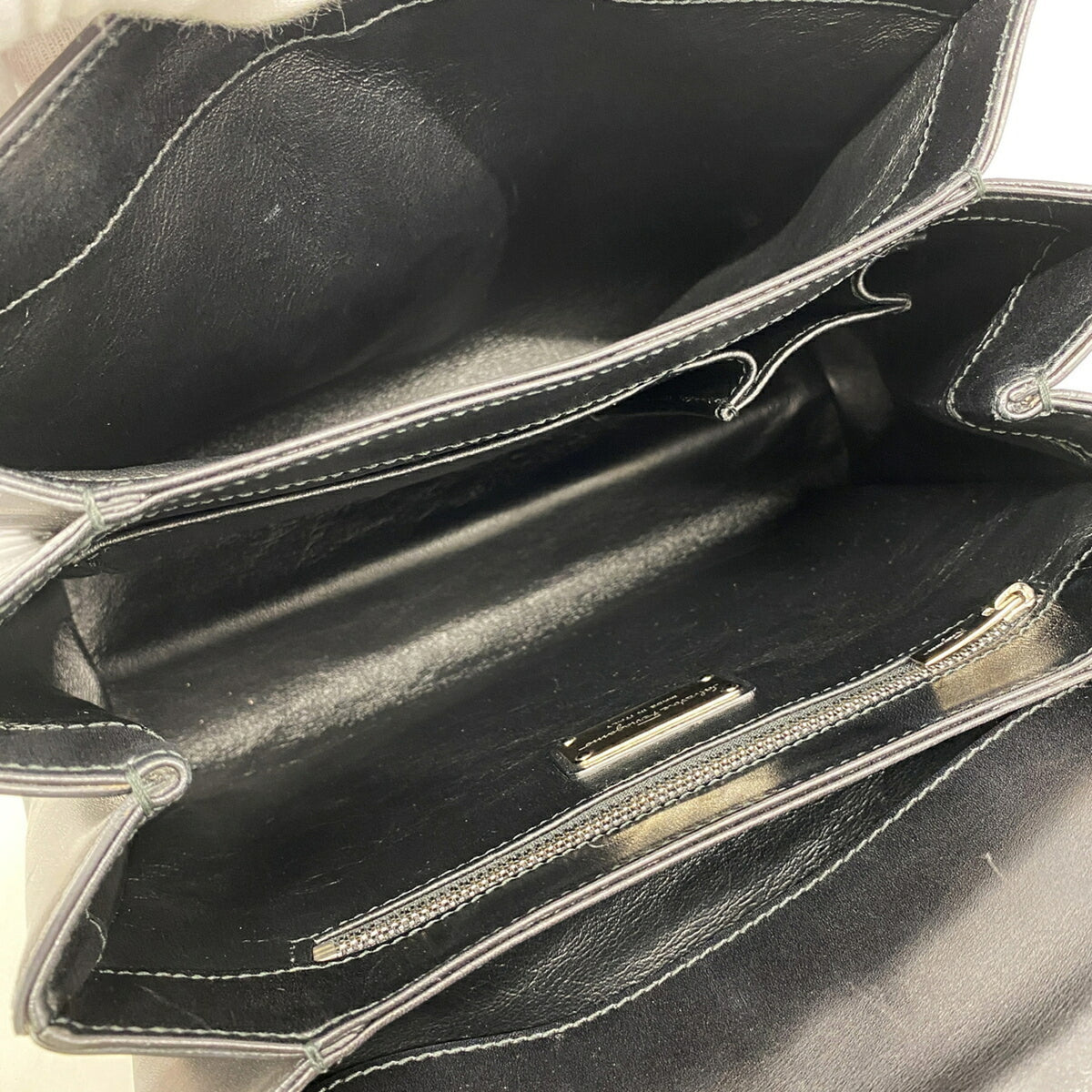 Salvatore Ferragamo Black Leather Handbag (Pre-Owned)
