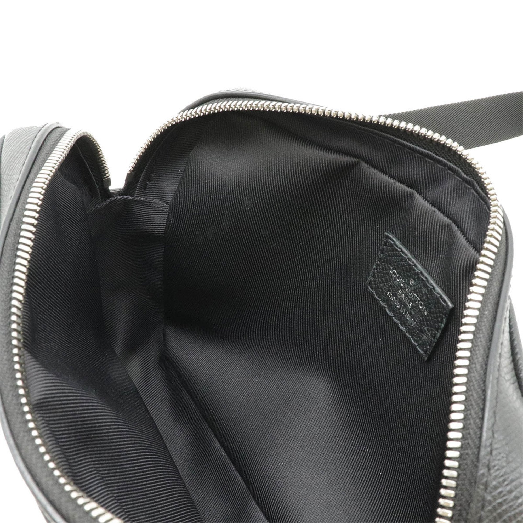 Louis Vuitton Noir Monogram Eclipse Taiga Leather Fanny Pack (Pre-Owned)