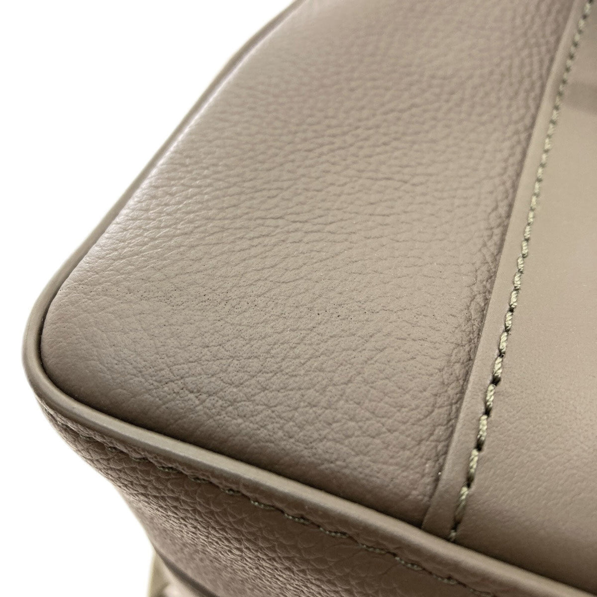 Louis Vuitton Khaki Leather Shoulder Bag (Pre-Owned)